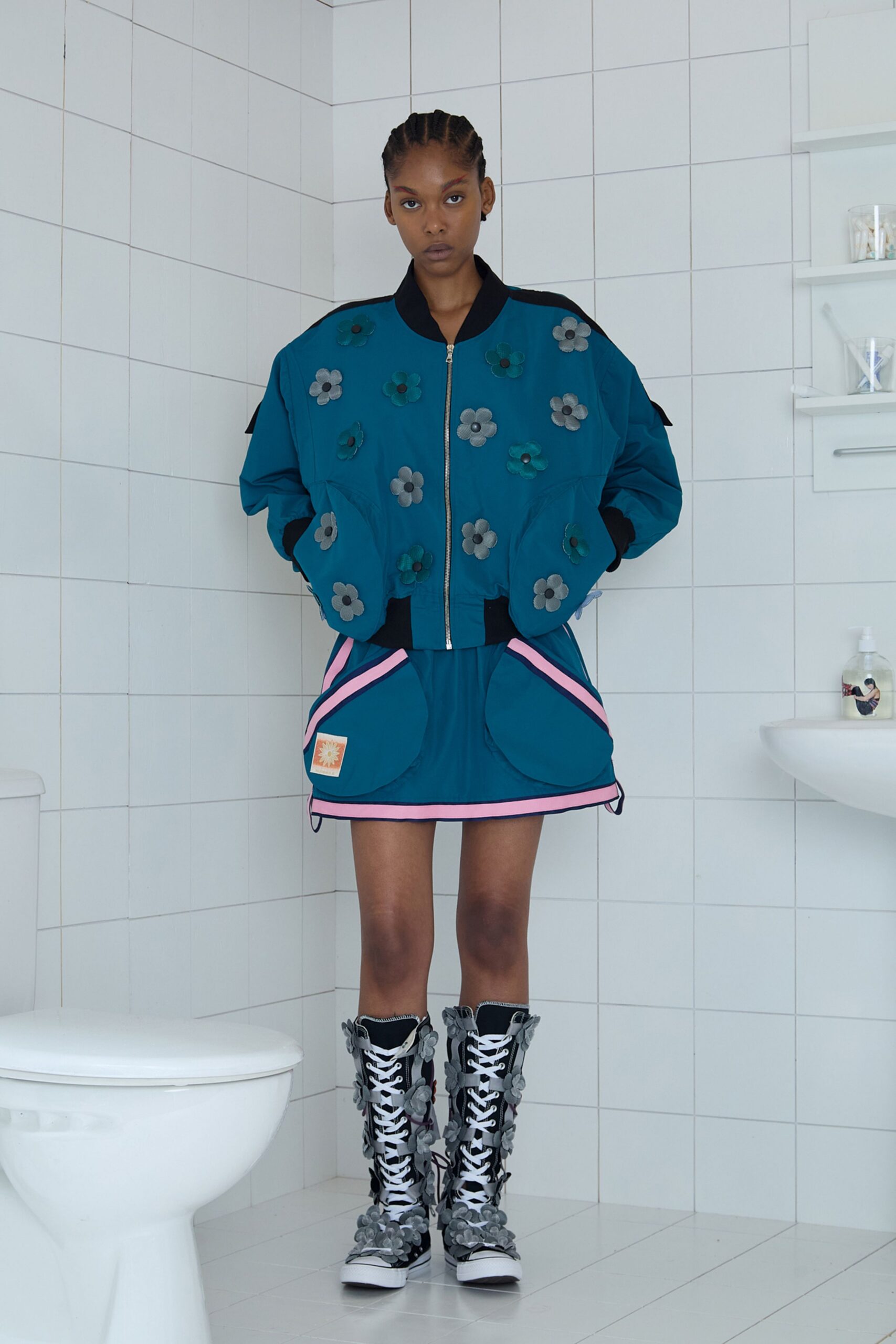 blue cotton long-sleeve collared relaxed embroidered jacket