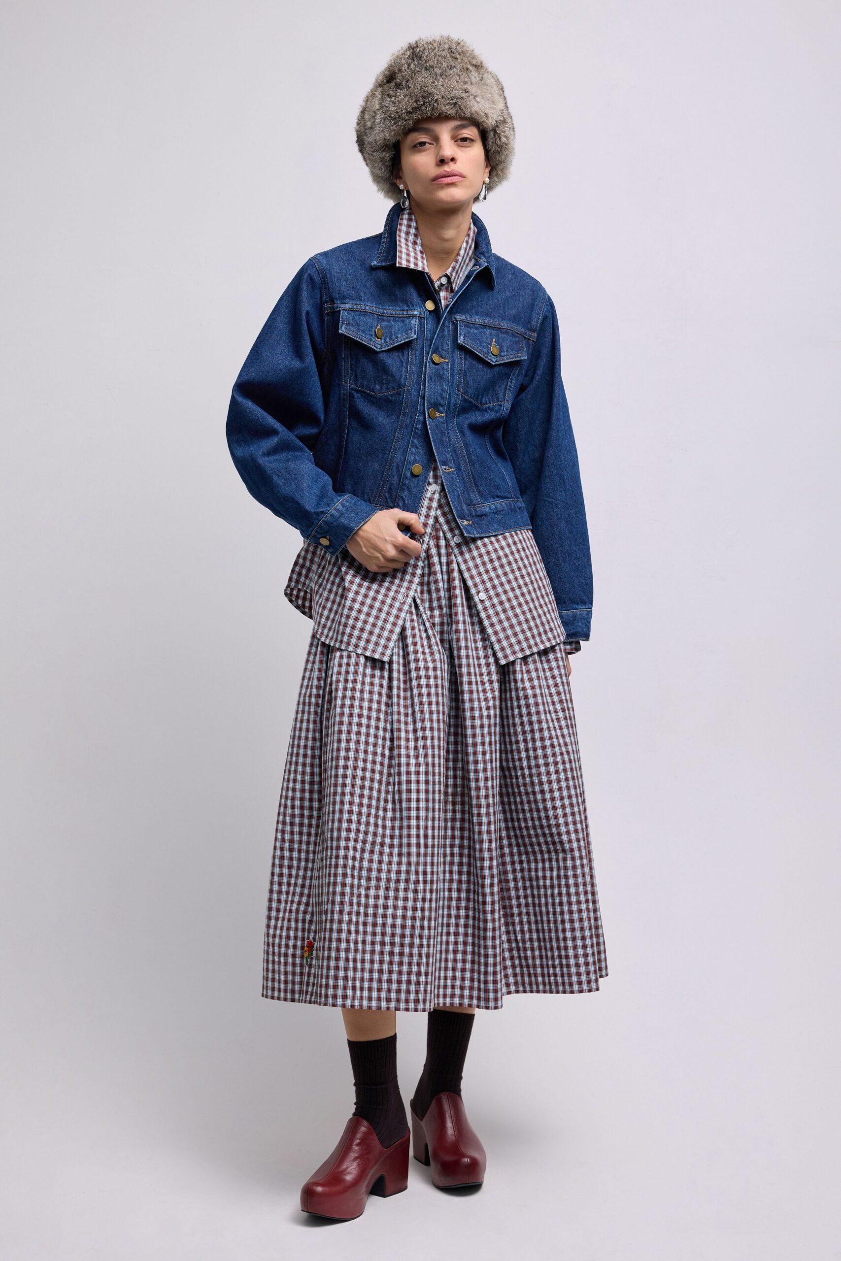 blue denim long-sleeve collared relaxed buttoned jacket