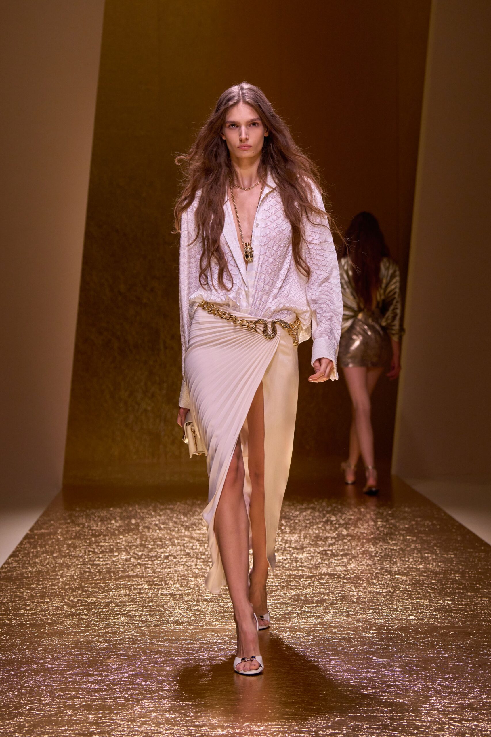 beige silk slit fitted high-waisted pleated skirt