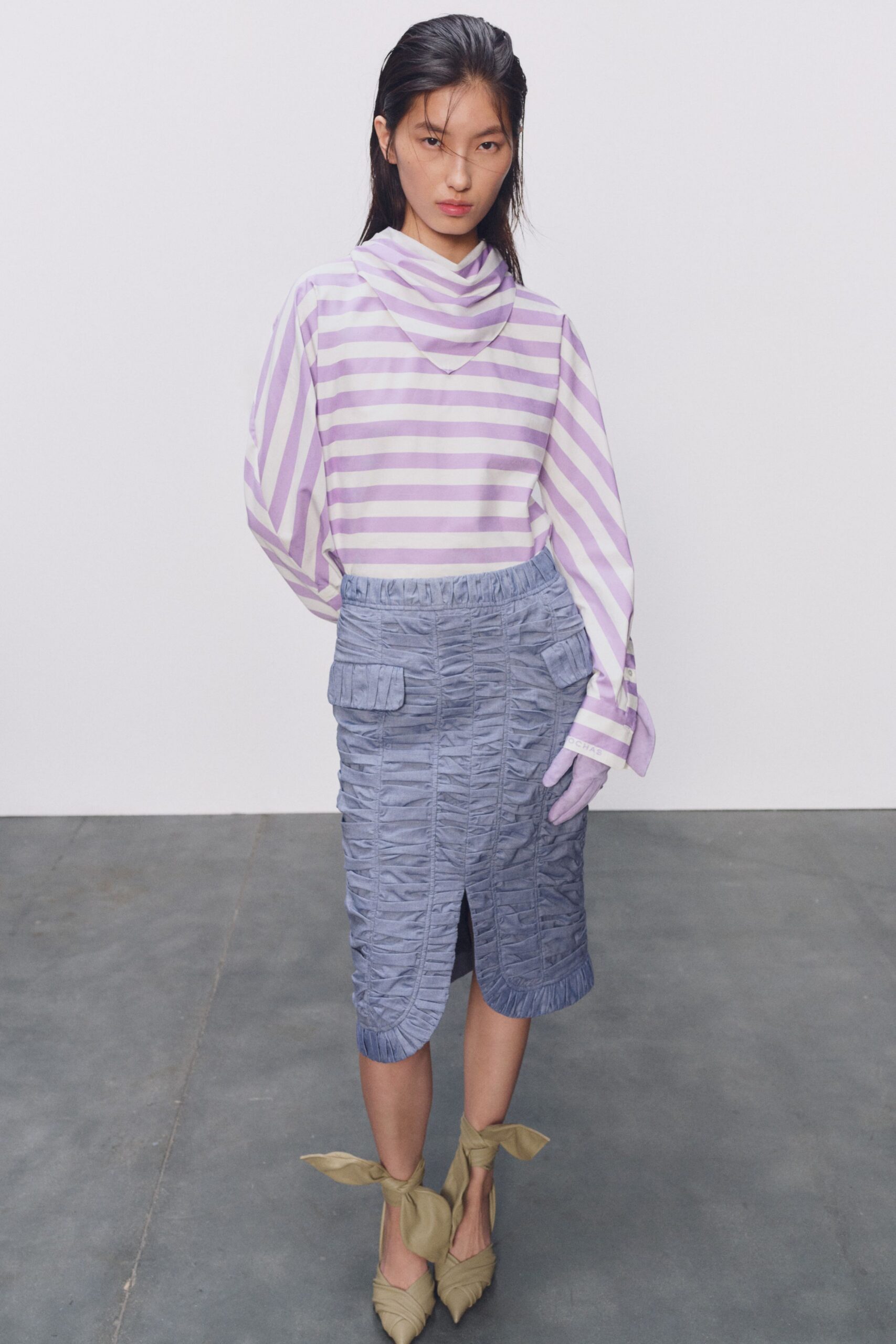 blue cotton slit fitted pleated pockets skirt