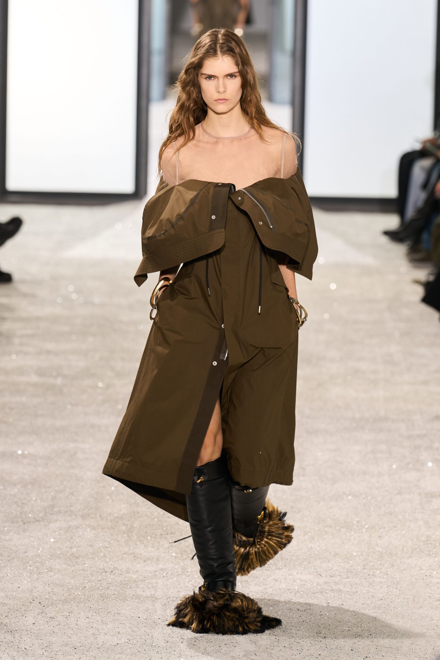 brown cotton coat beige top black boots