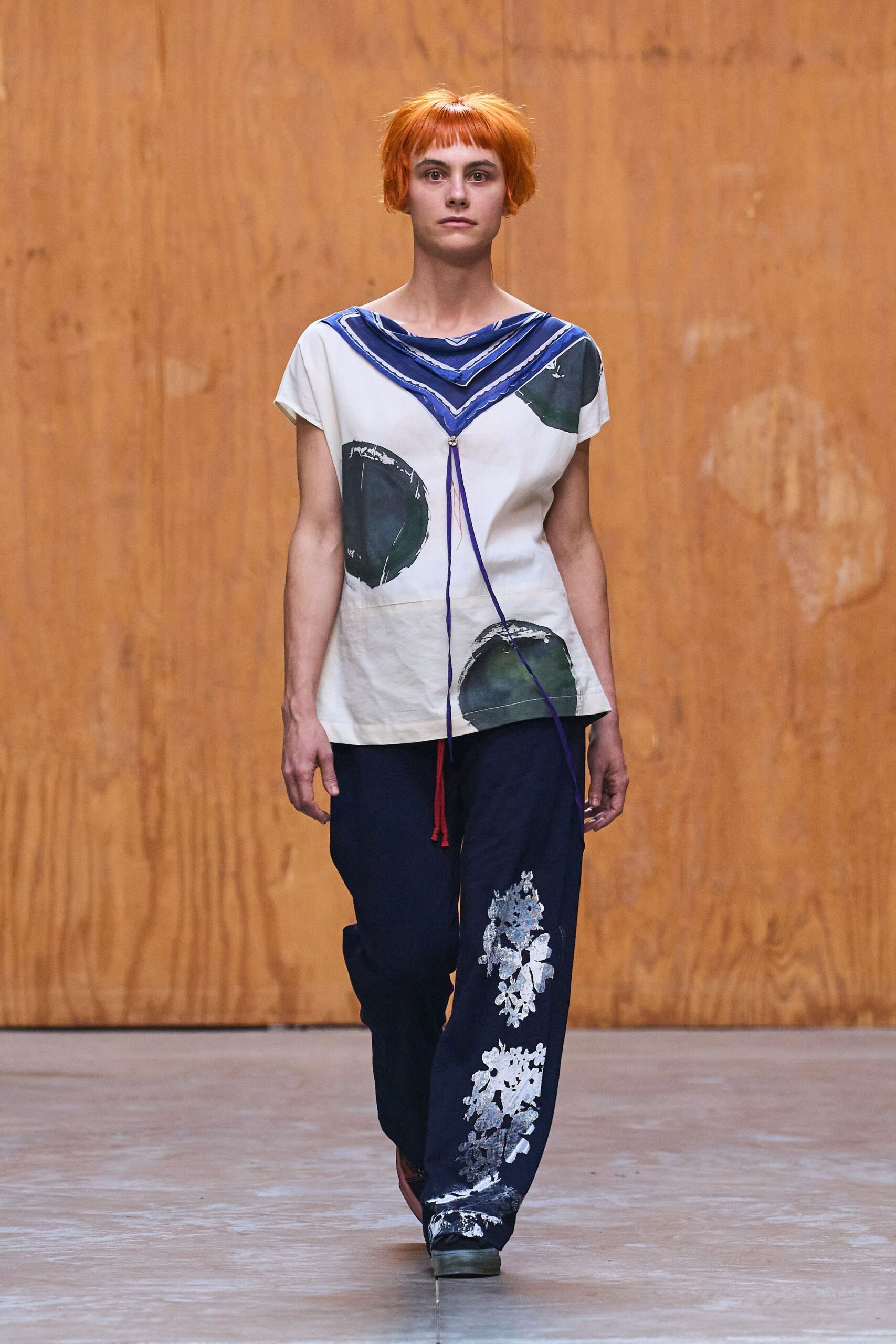 white cotton short-sleeve v-neck relaxed printed top