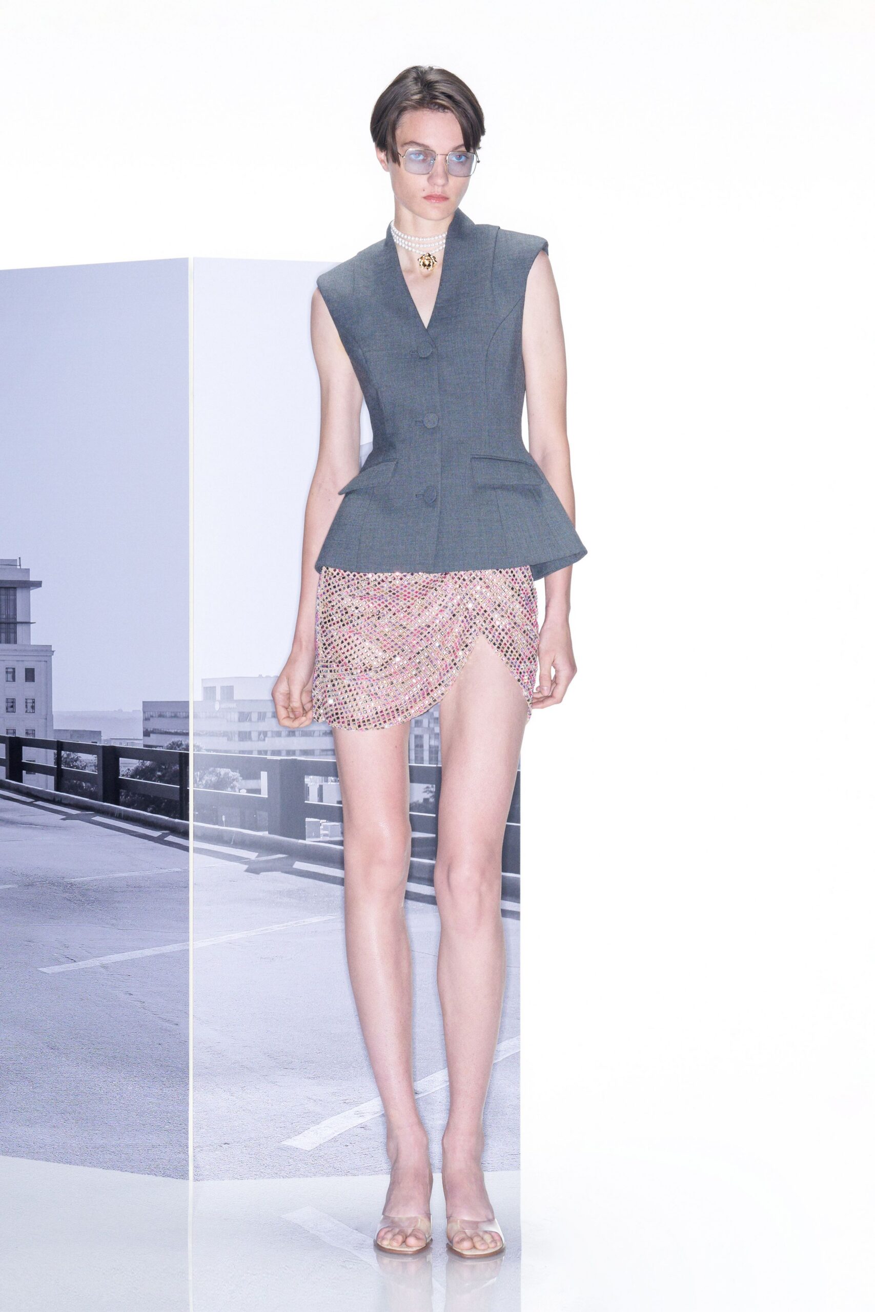 gray cotton sleeveless collared tailored buttoned blazer