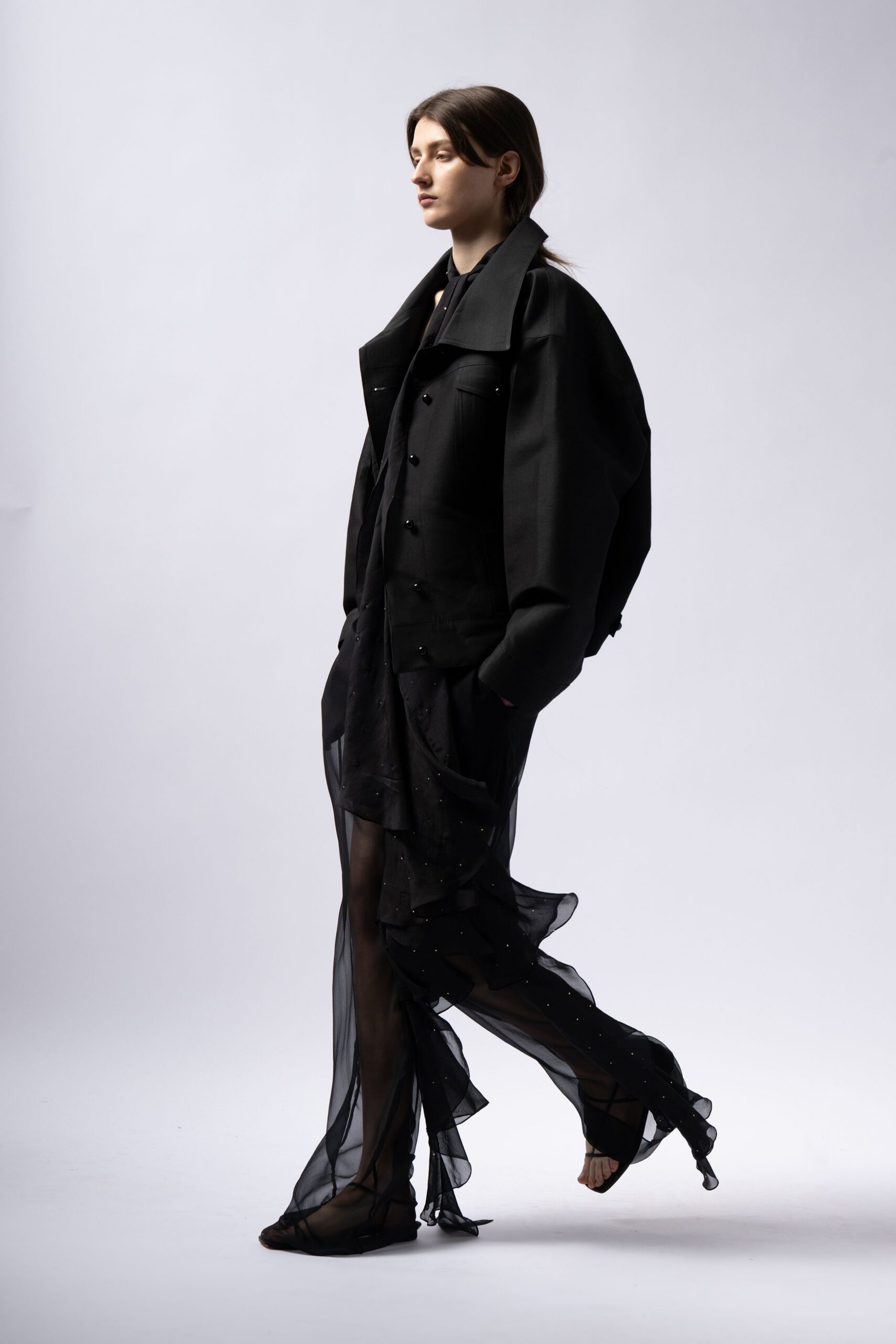 black cotton long-sleeve collared oversized buttoned jacket