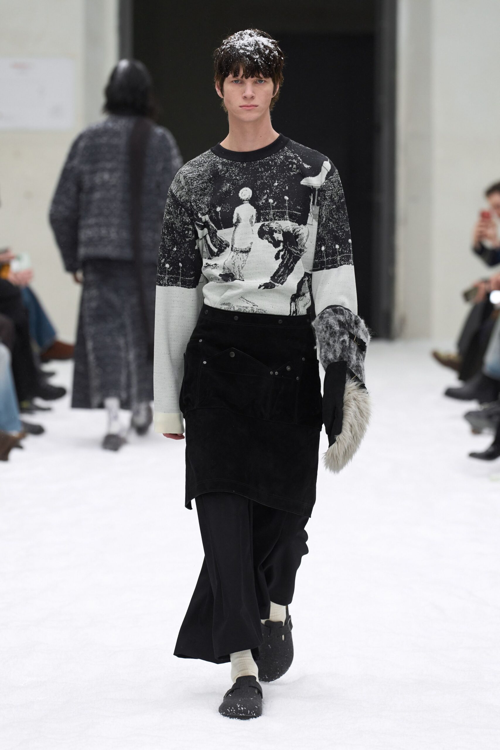 black cotton long-sleeve collared relaxed printed sweater