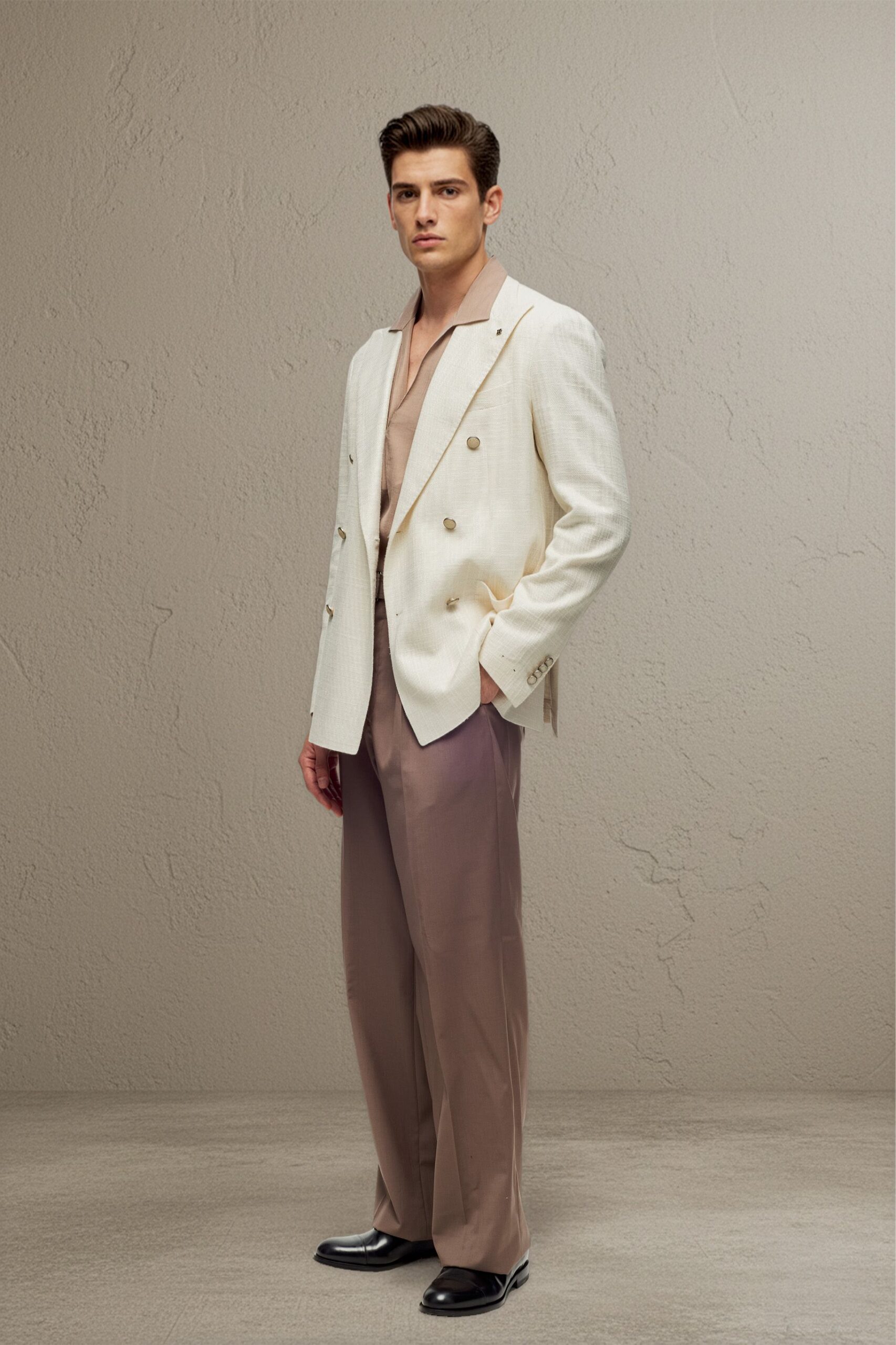 white cotton long-sleeve collared tailored blazer