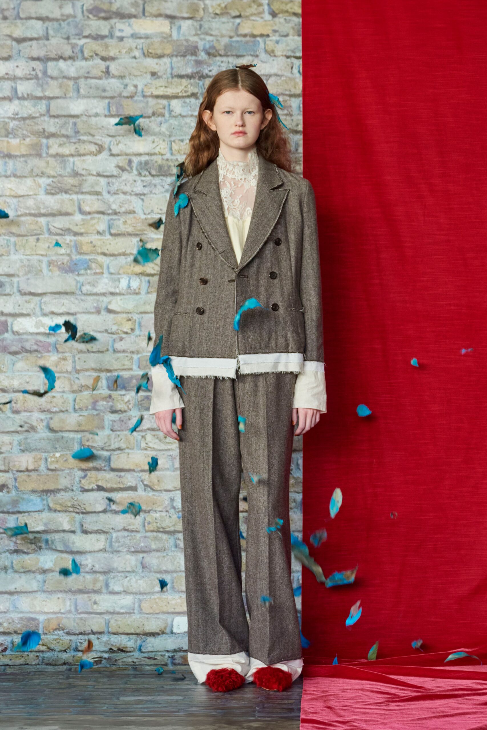 gray wool long-sleeve collared tailored buttoned suit