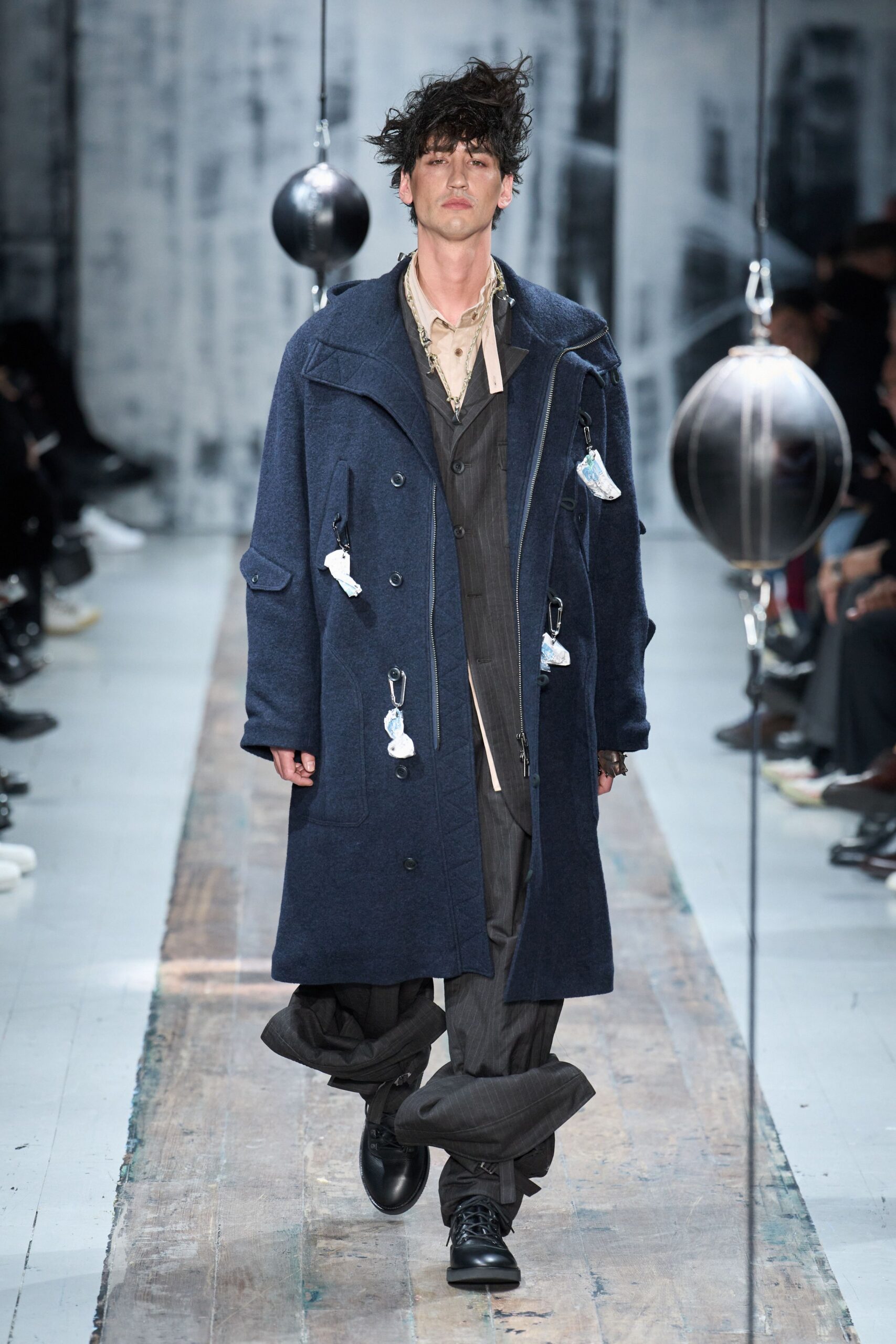 blue wool long-sleeve collared relaxed buttoned pockets coat