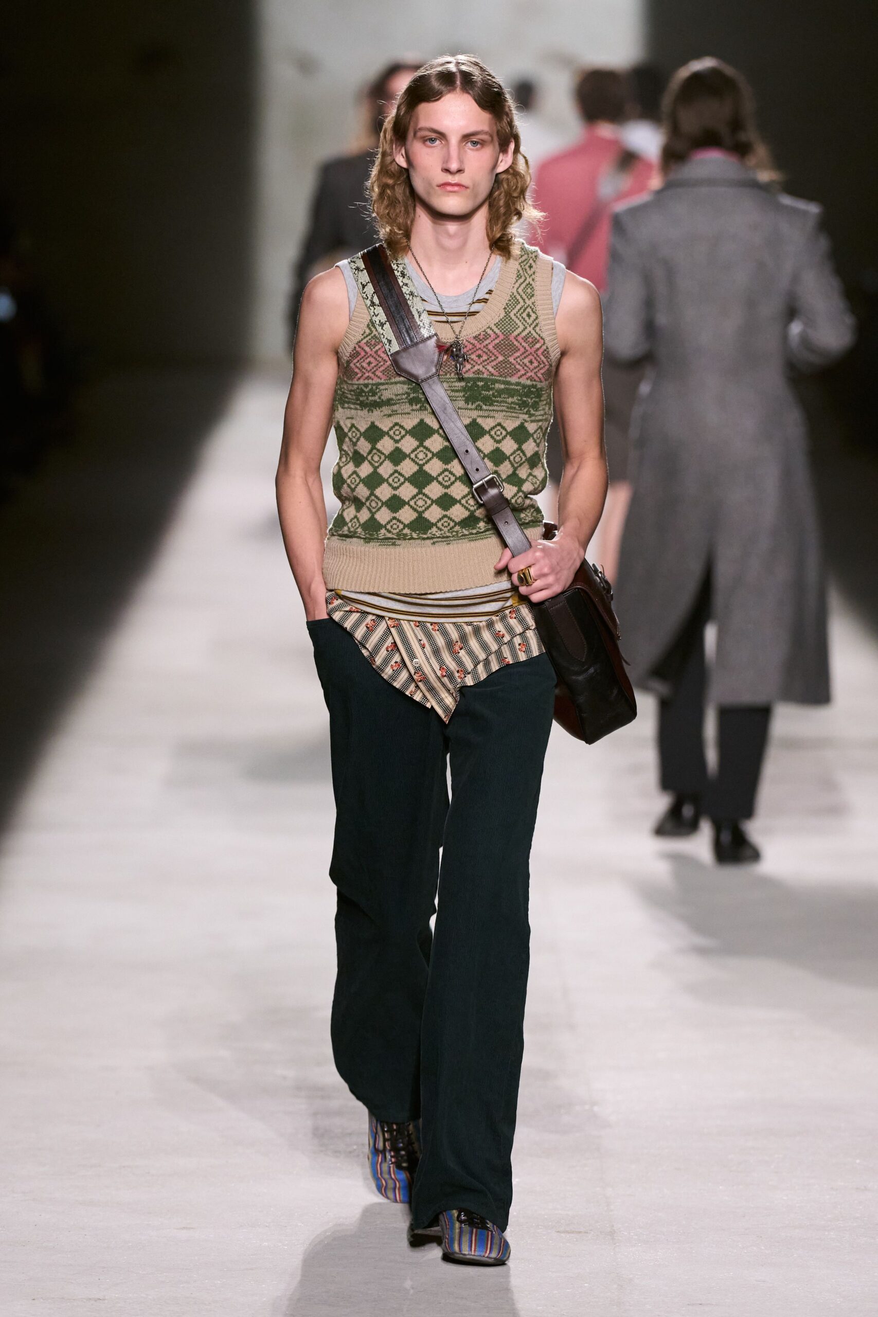 green cotton sleeveless v-neck fitted printed tank-top