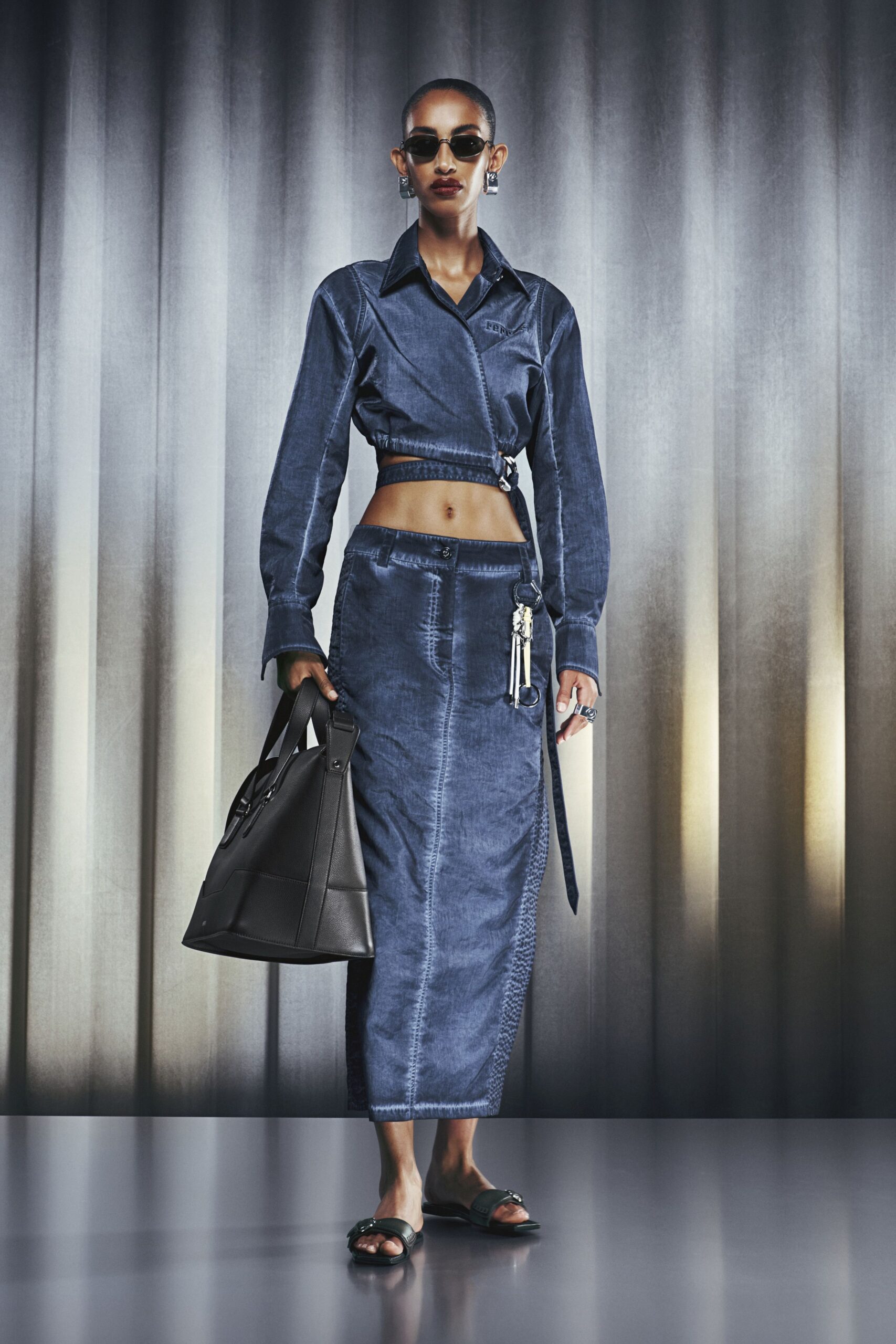 blue denim long-sleeve collared fitted cropped top