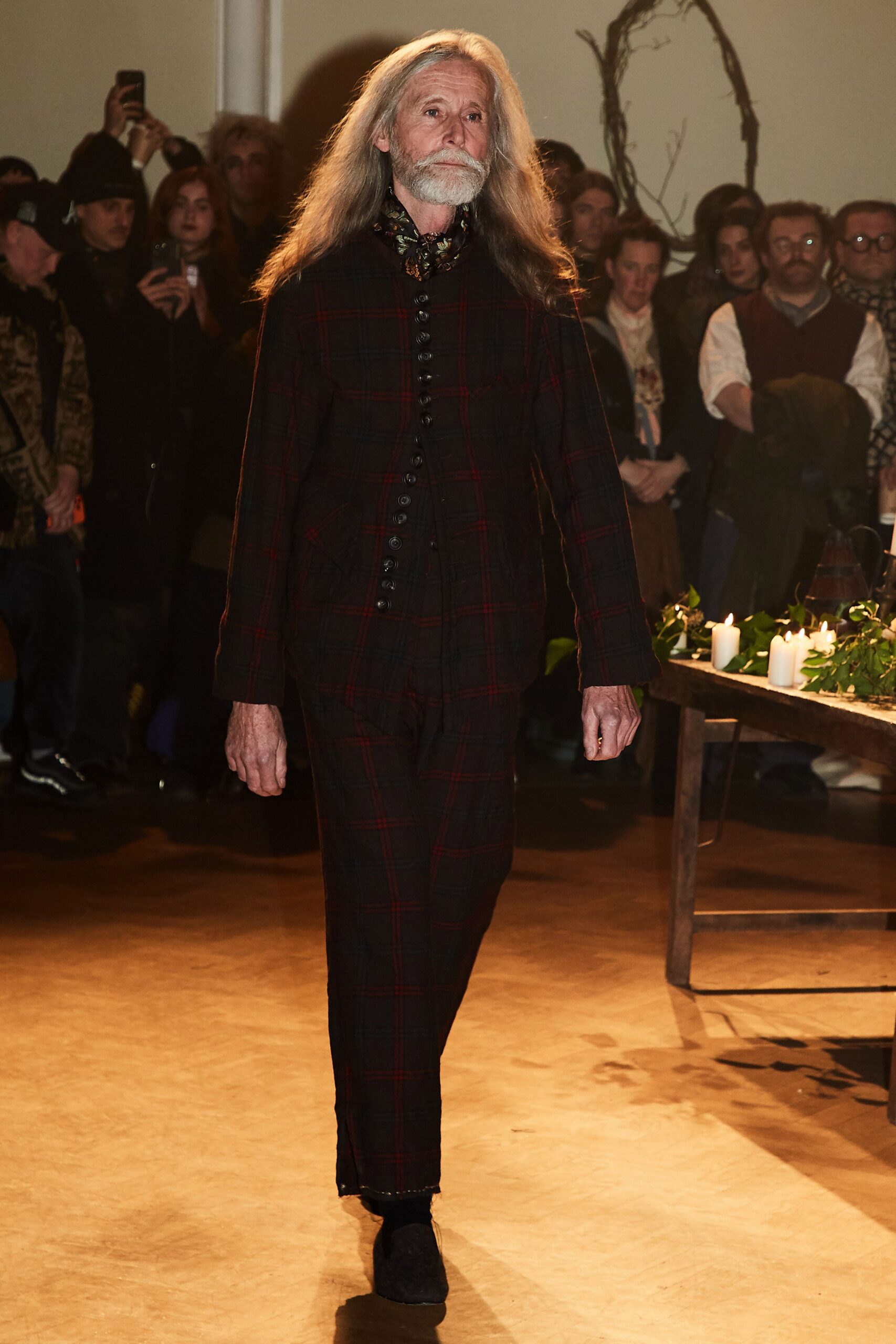 black cotton long-sleeve collared fitted checked suit