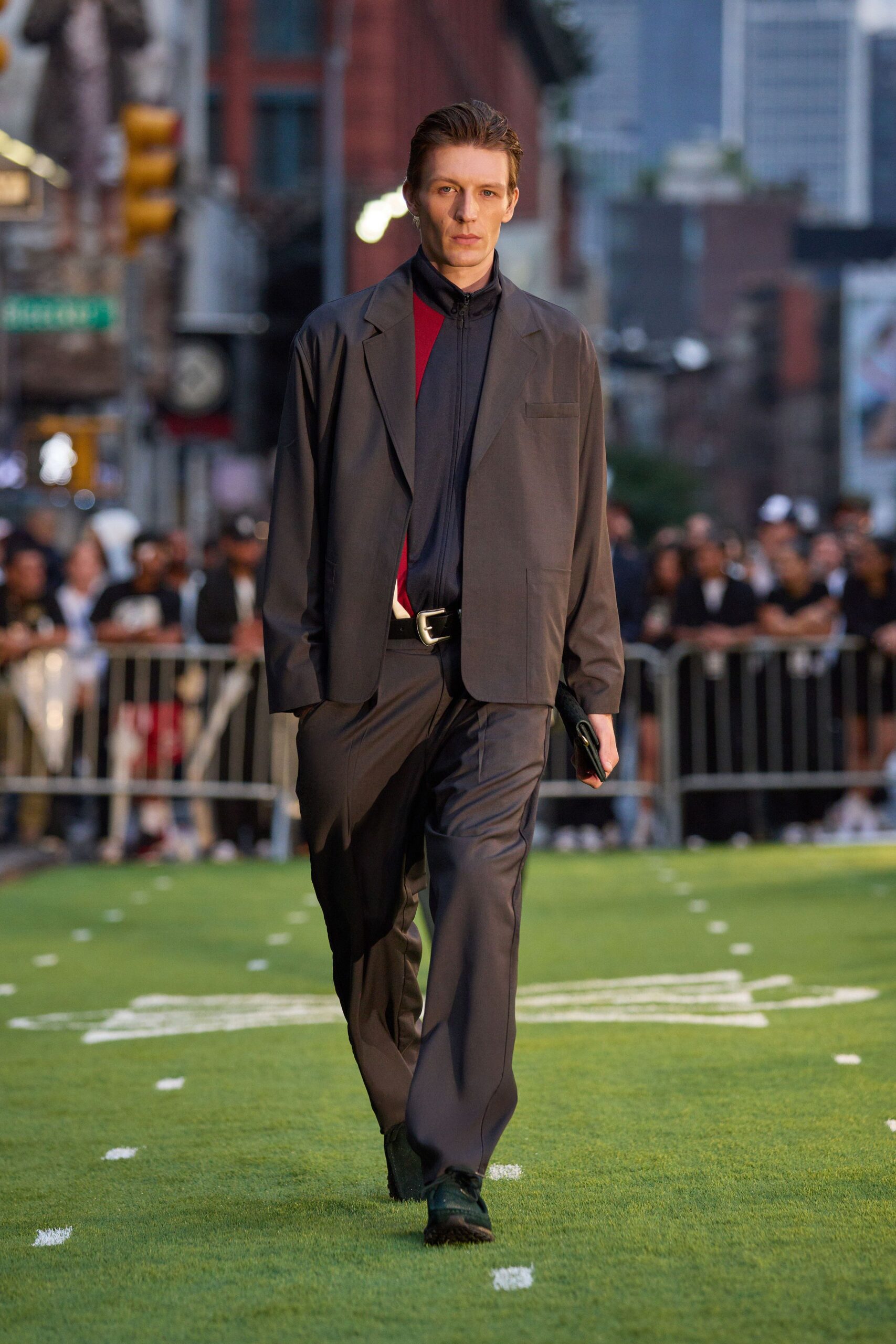 black cotton long-sleeve collared fitted zippered suit