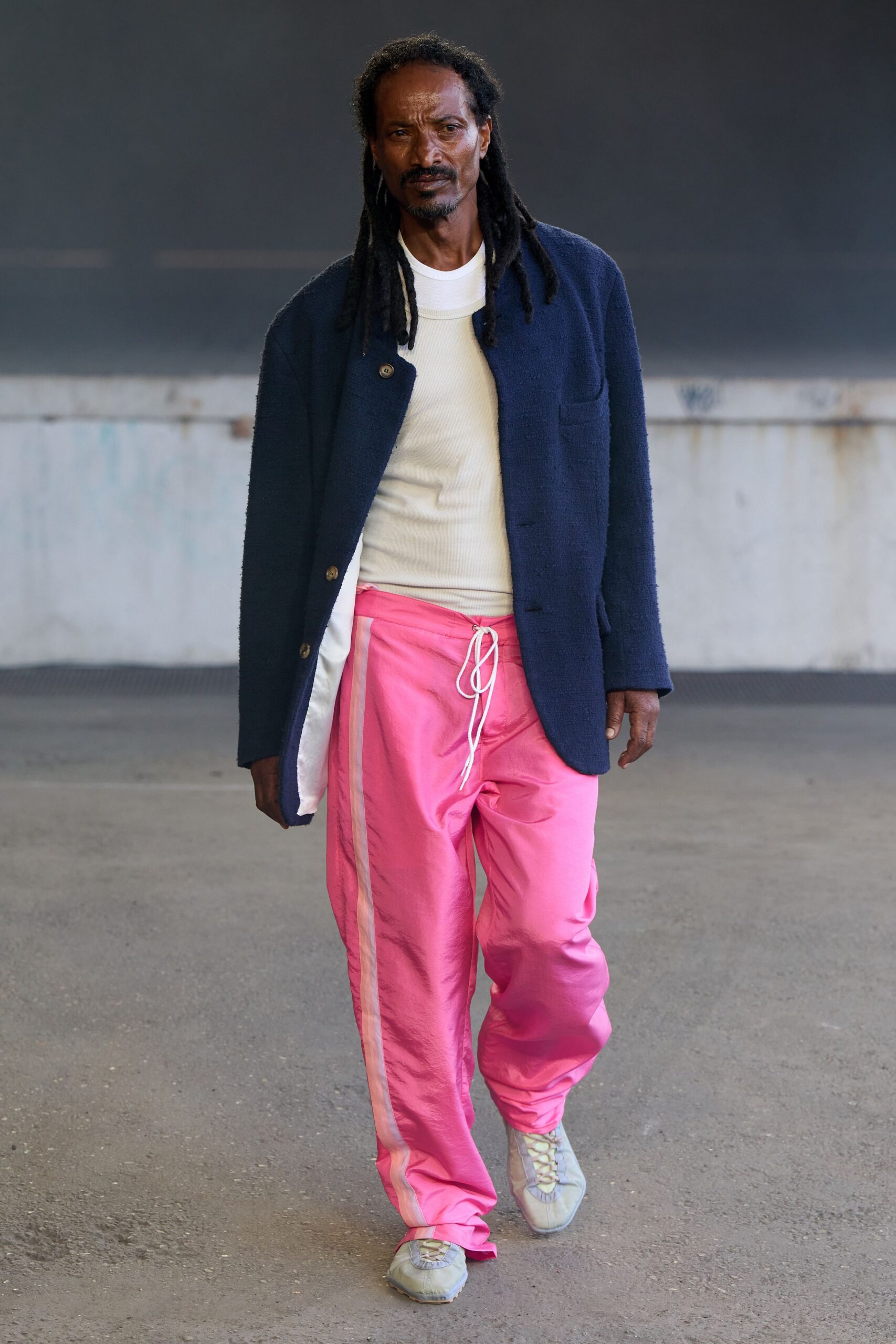 pink cotton relaxed zippered pants
