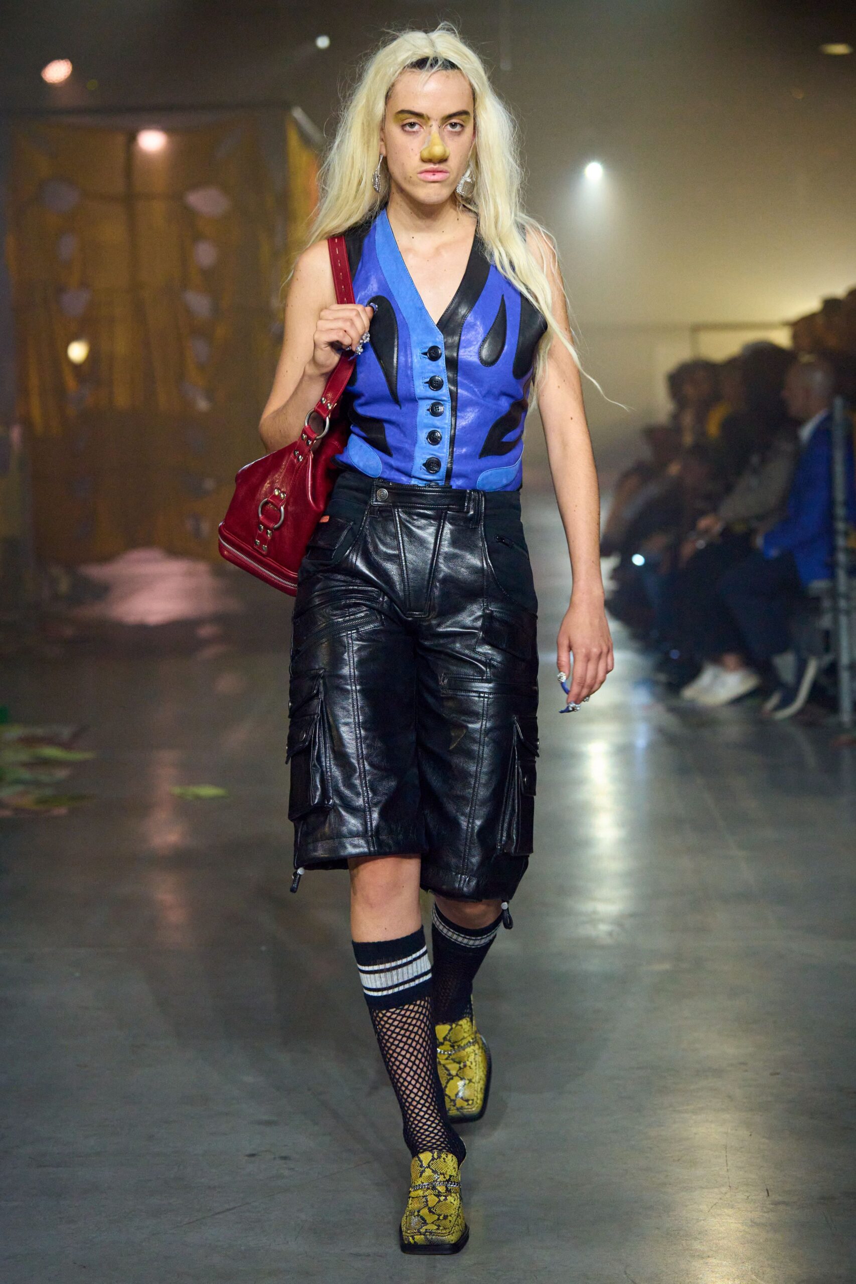 blue cotton sleeveless collared fitted buttoned top