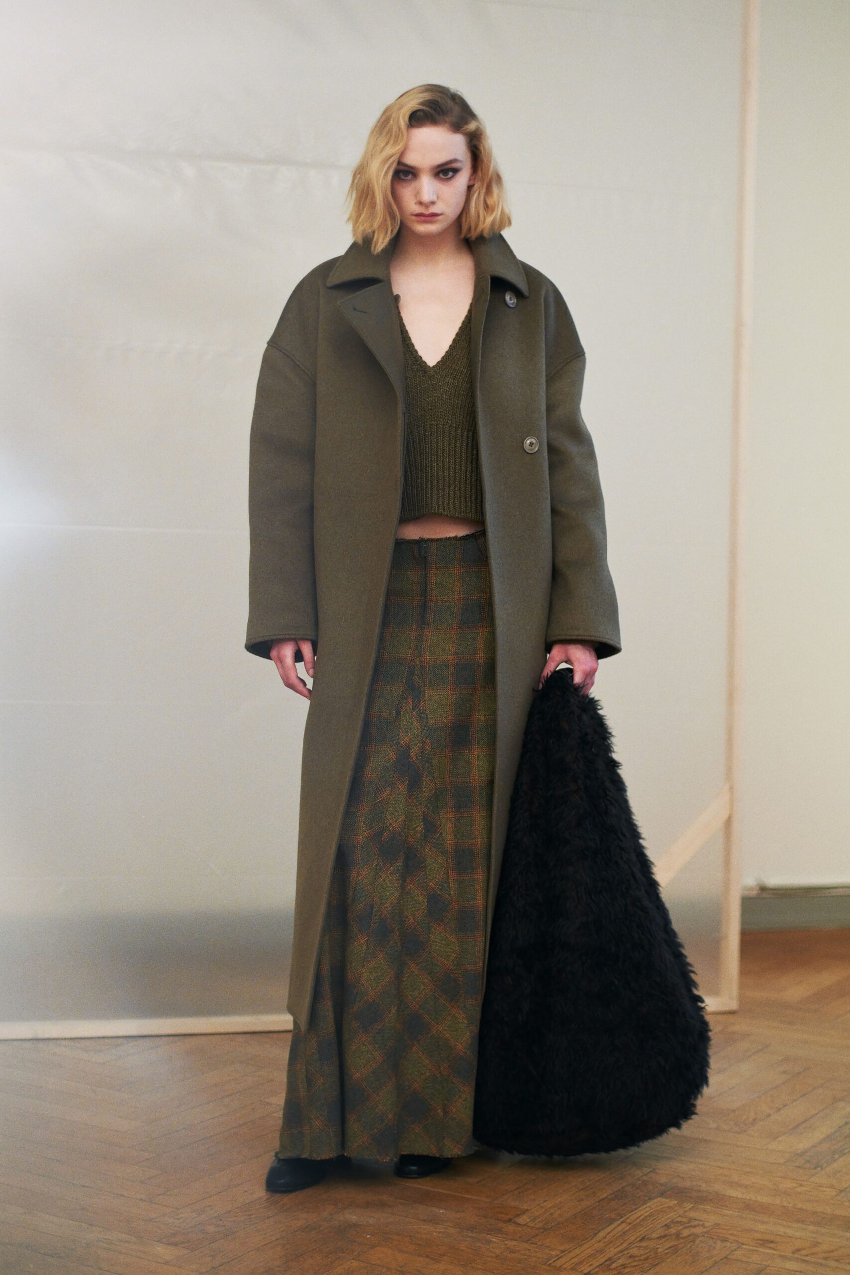 green wool long-sleeve collared oversized buttoned maxi coat
