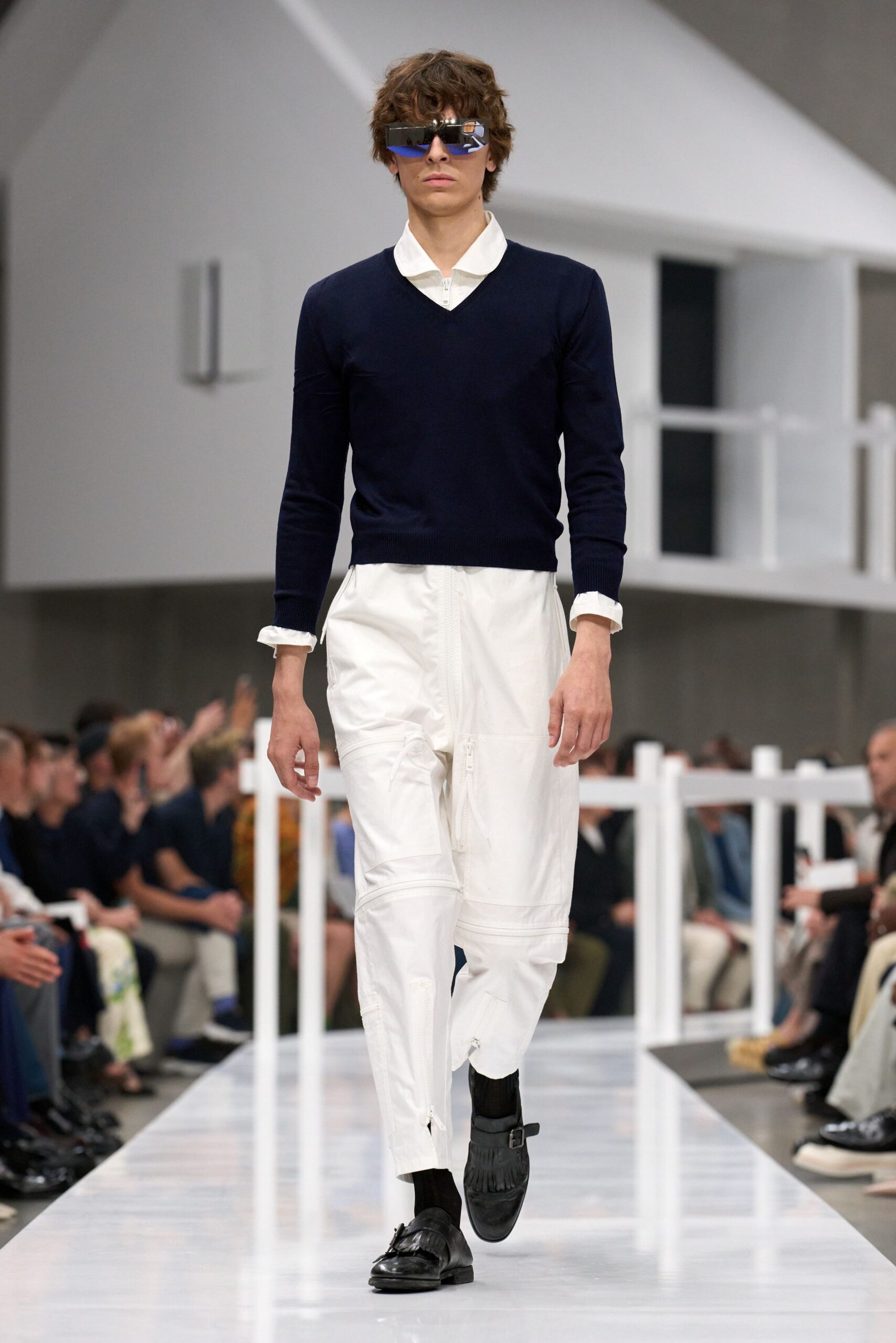 white cotton relaxed zippered pants