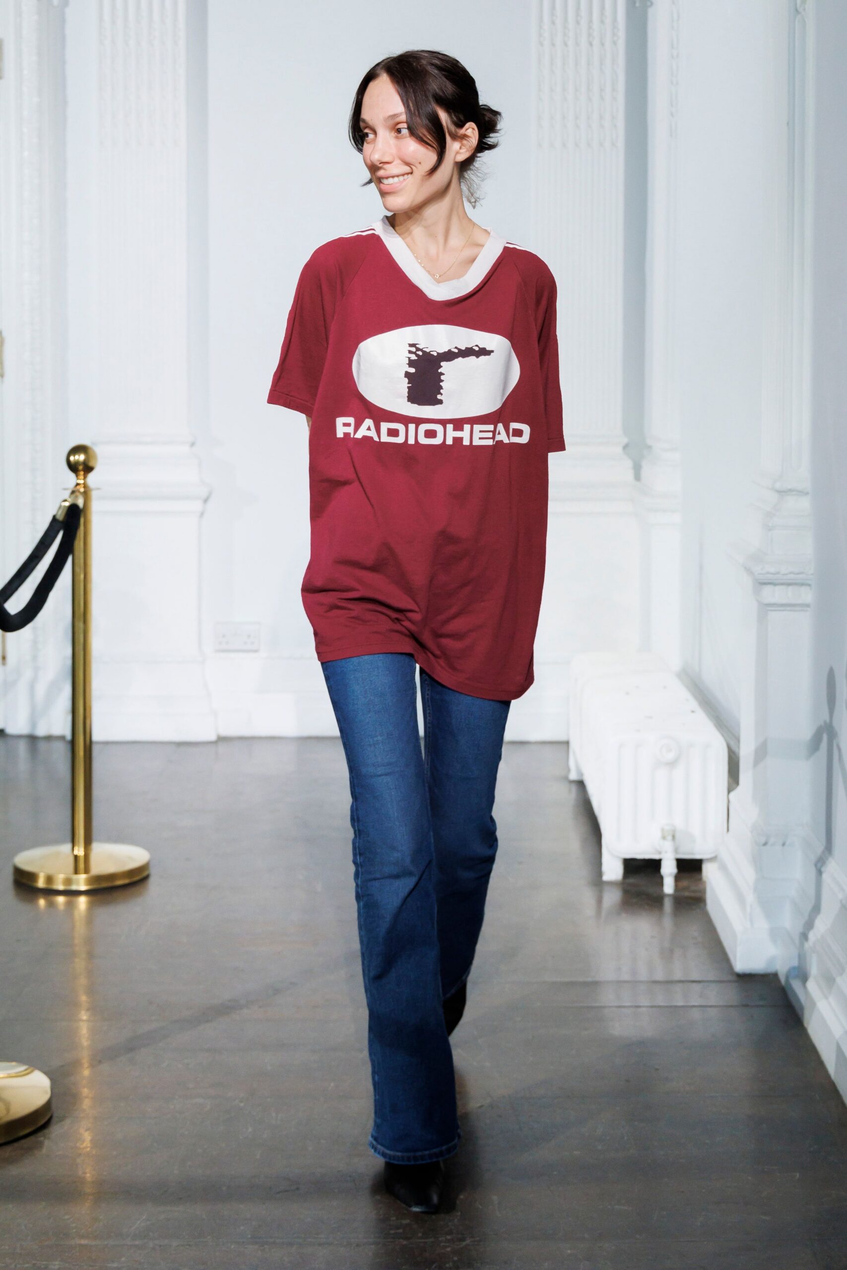 red cotton short-sleeve v-neck oversized printed t-shirt