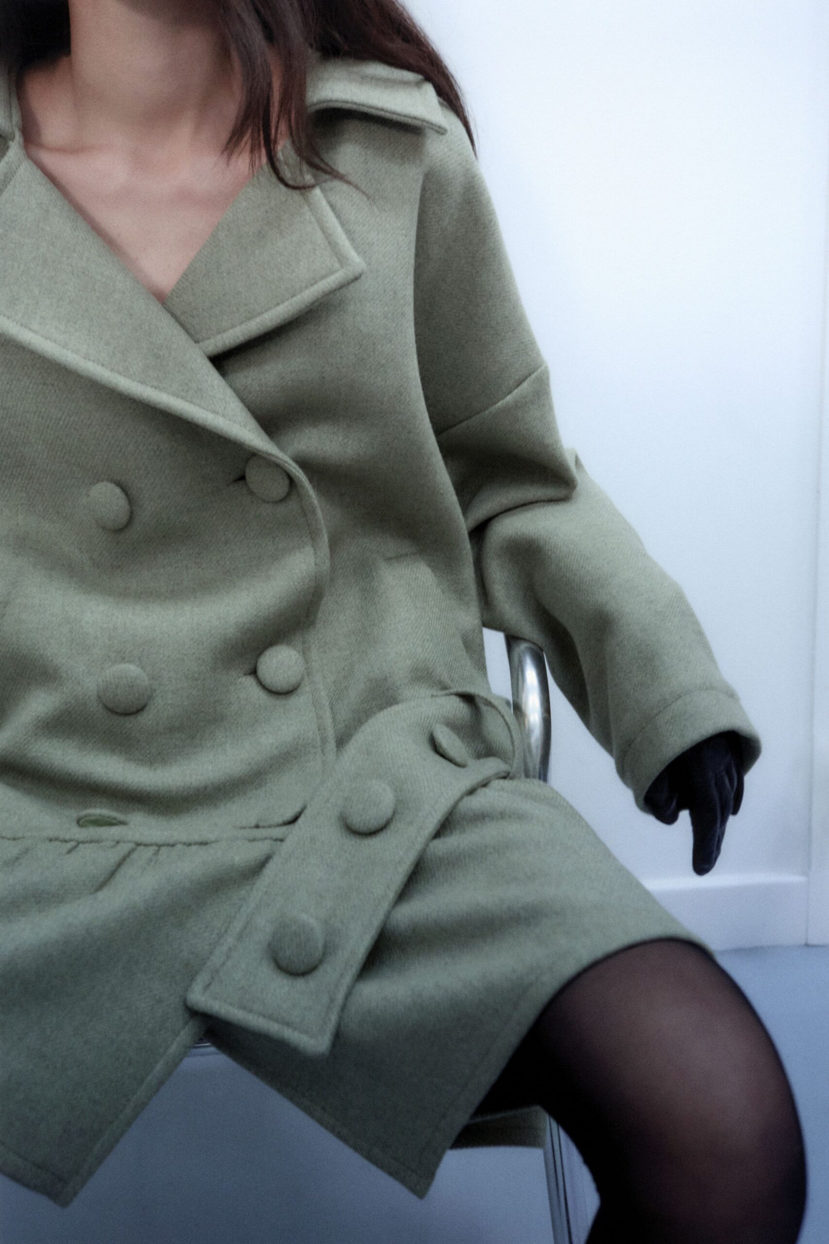green wool relaxed coat with gloves