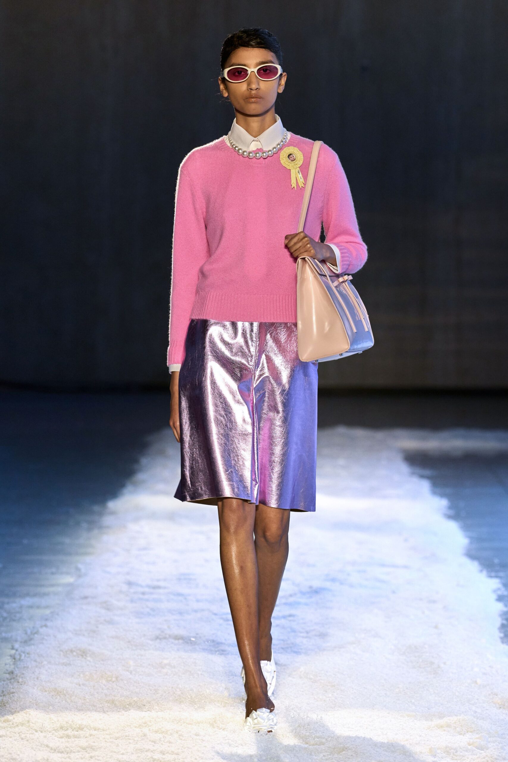 pink wool long-sleeve collared fitted sweater