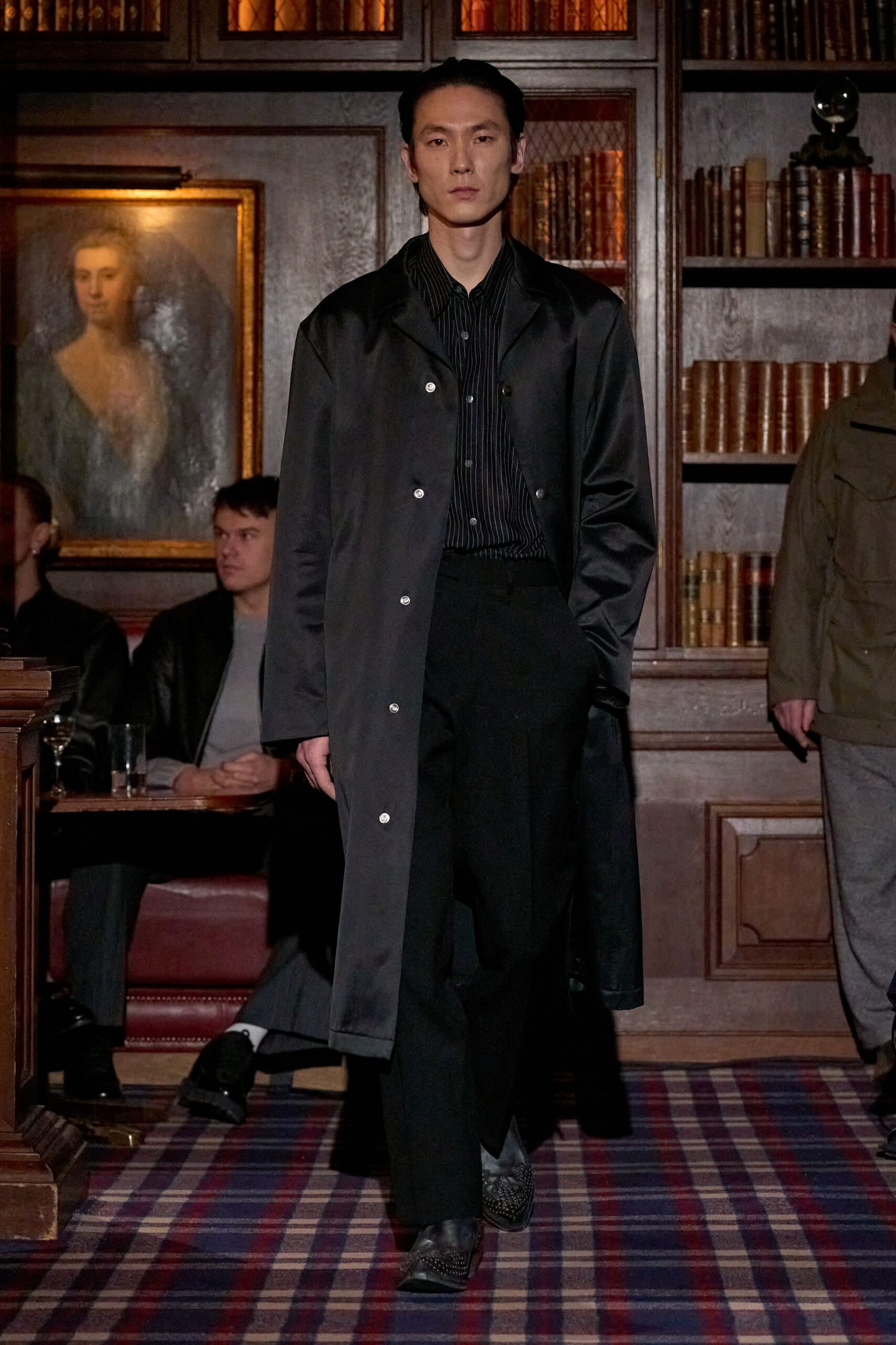 black silk long-sleeve collared relaxed buttoned coat