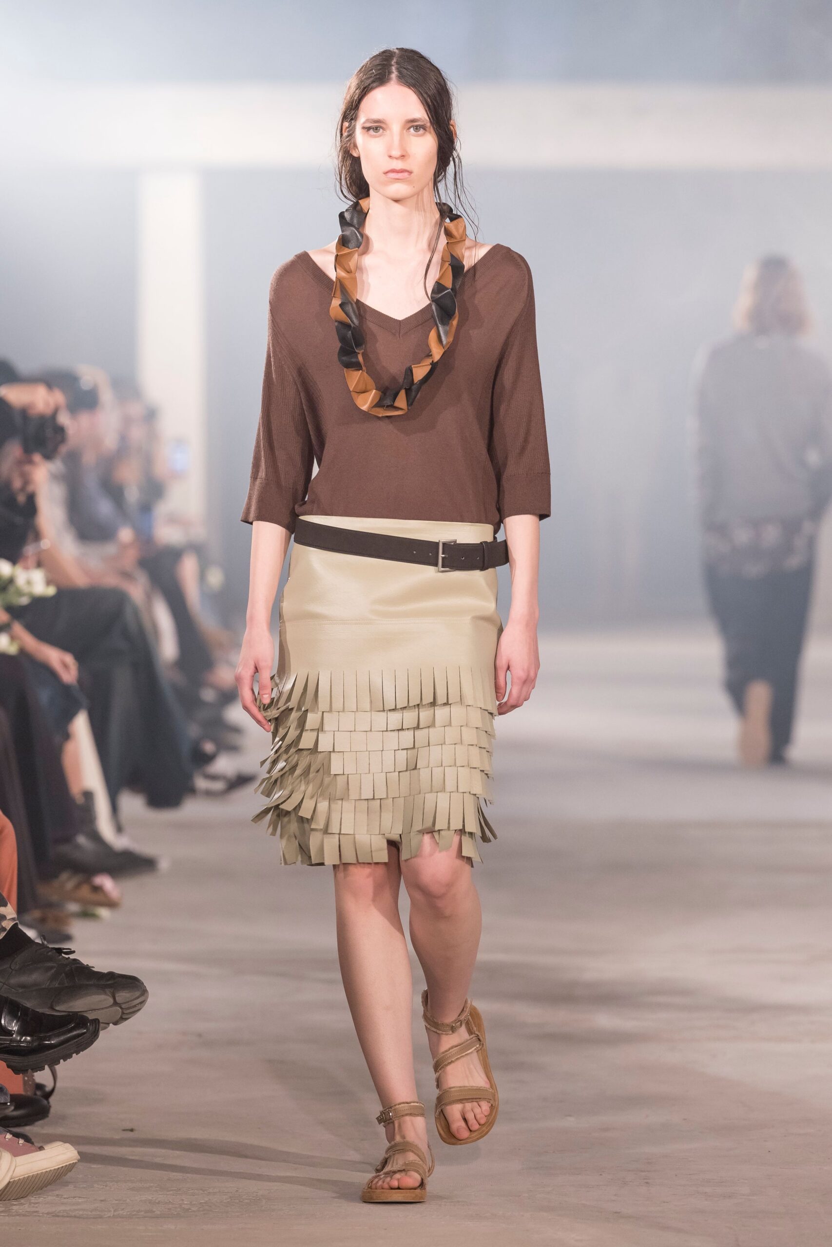 brown cotton long-sleeve v-neck fitted ruffled top