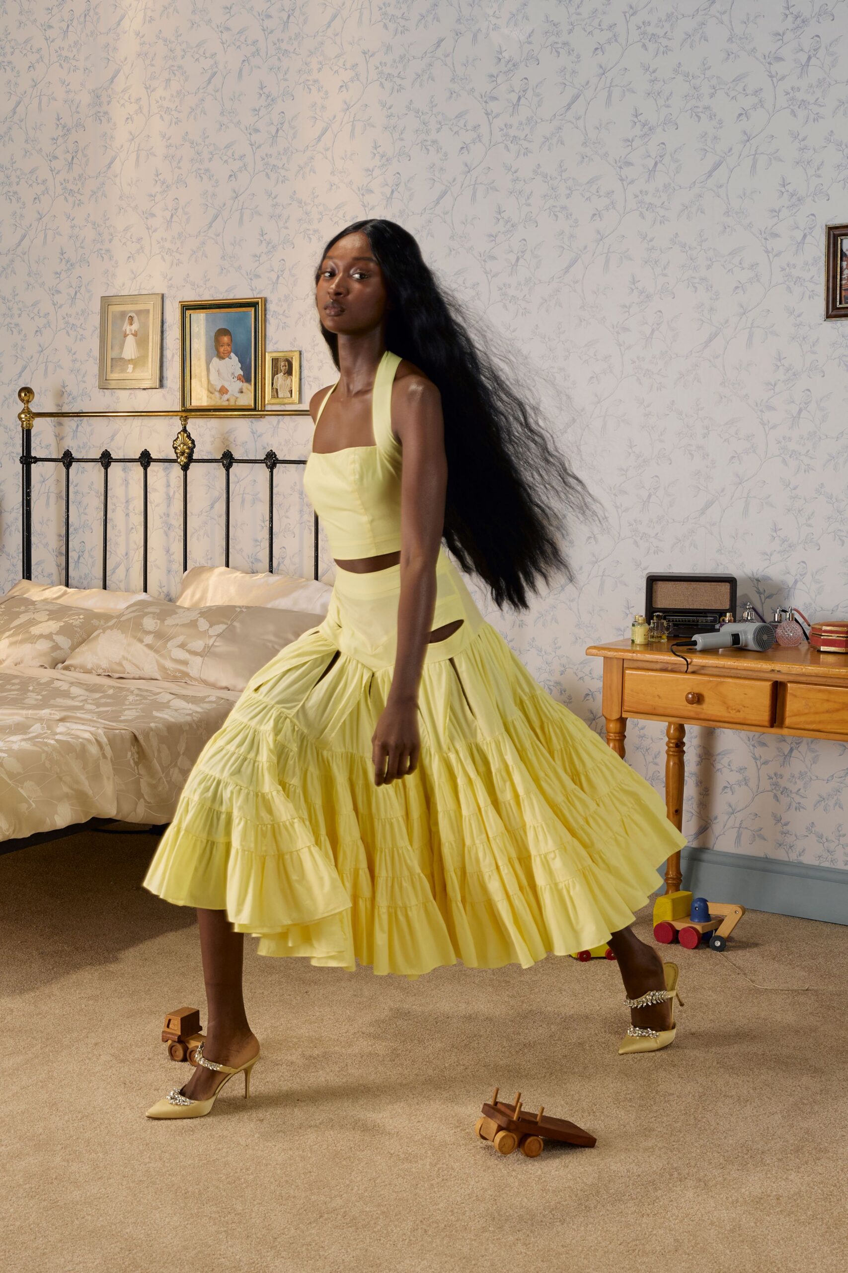 yellow cotton sleeveless fitted pleated cropped top