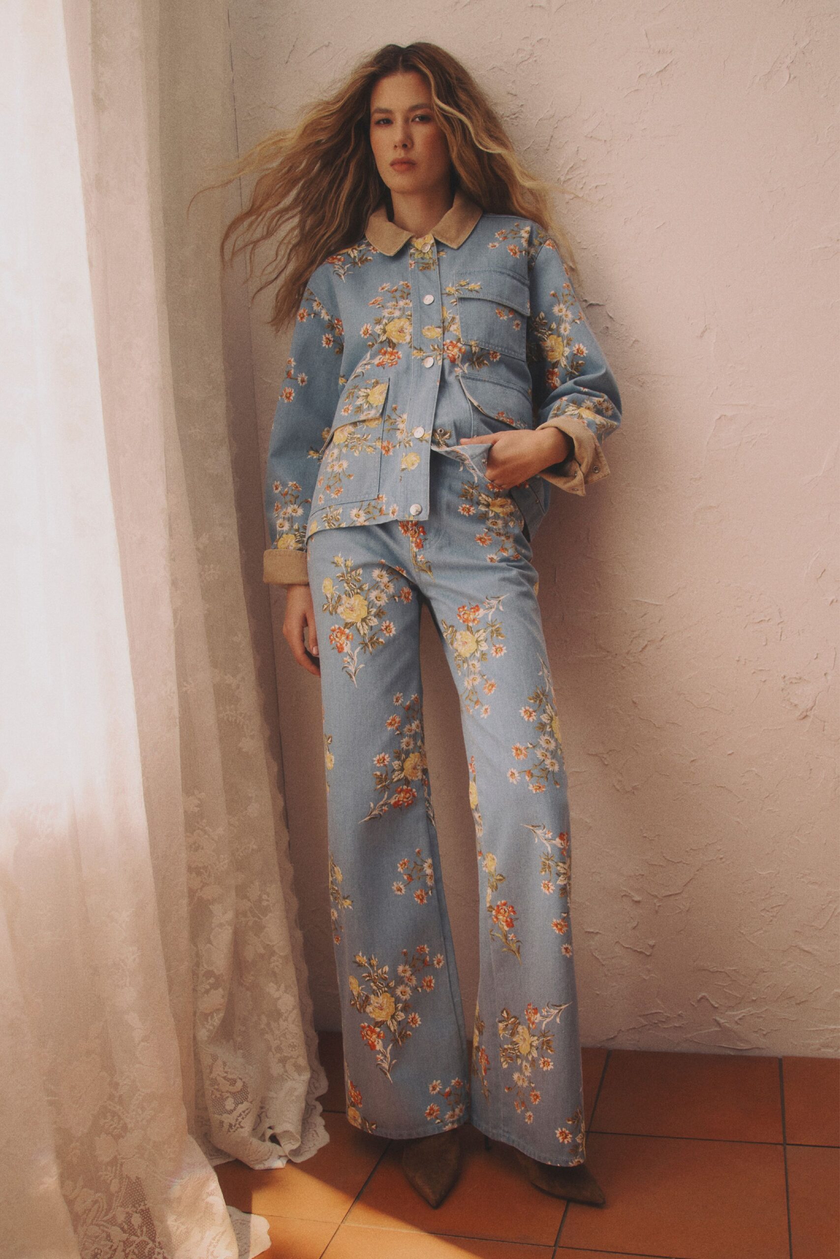 blue denim long-sleeve collared fitted embroidered jacket
