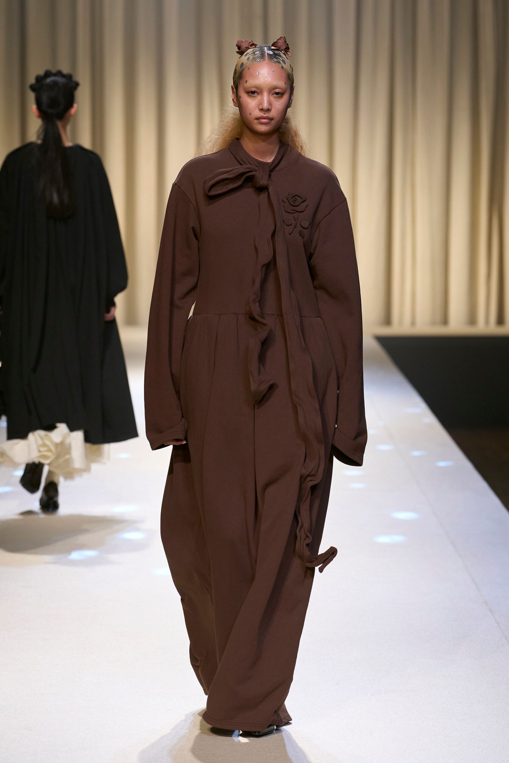 brown relaxed long-sleeve dress