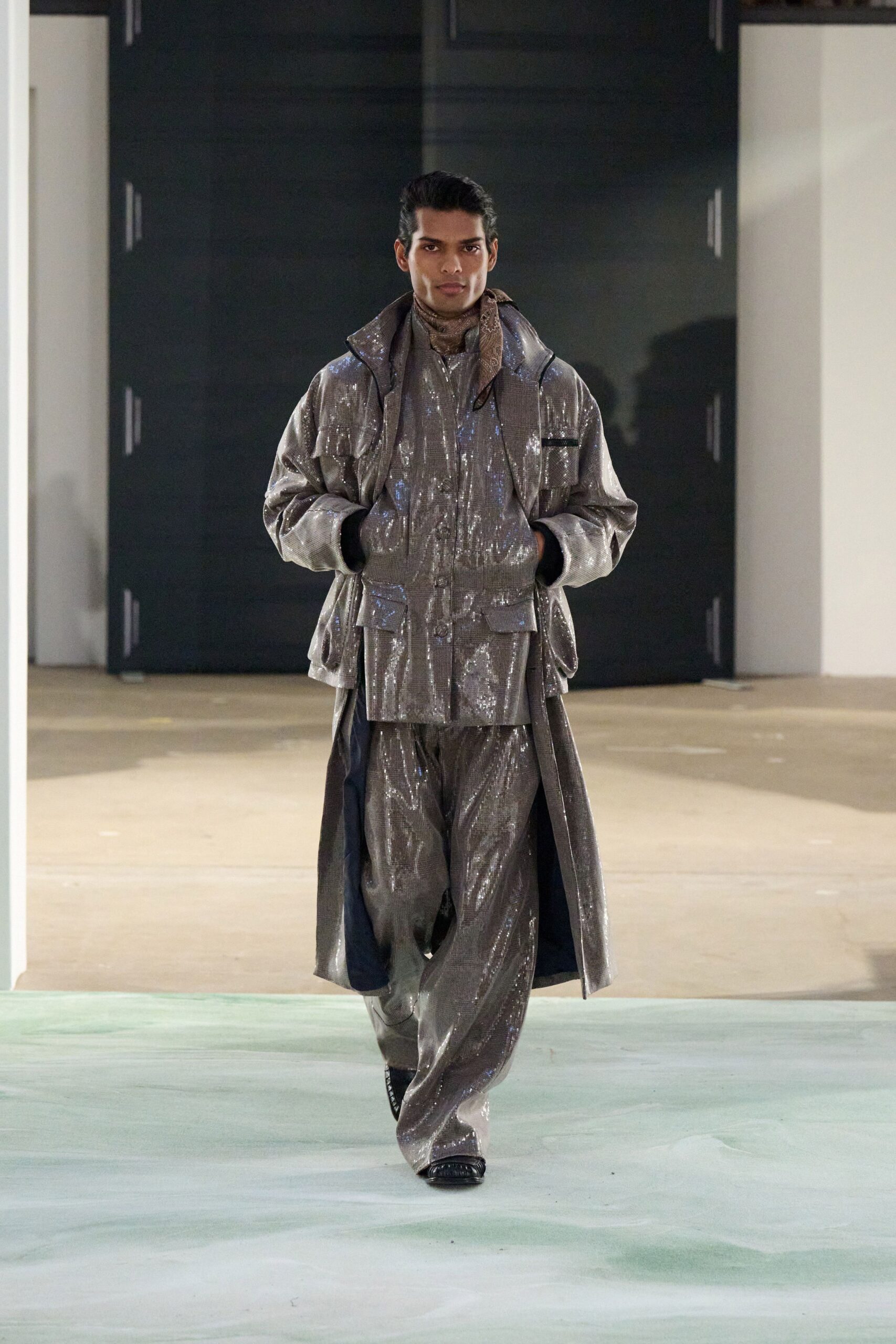 gray metallic long-sleeve collared relaxed zippered layered coat