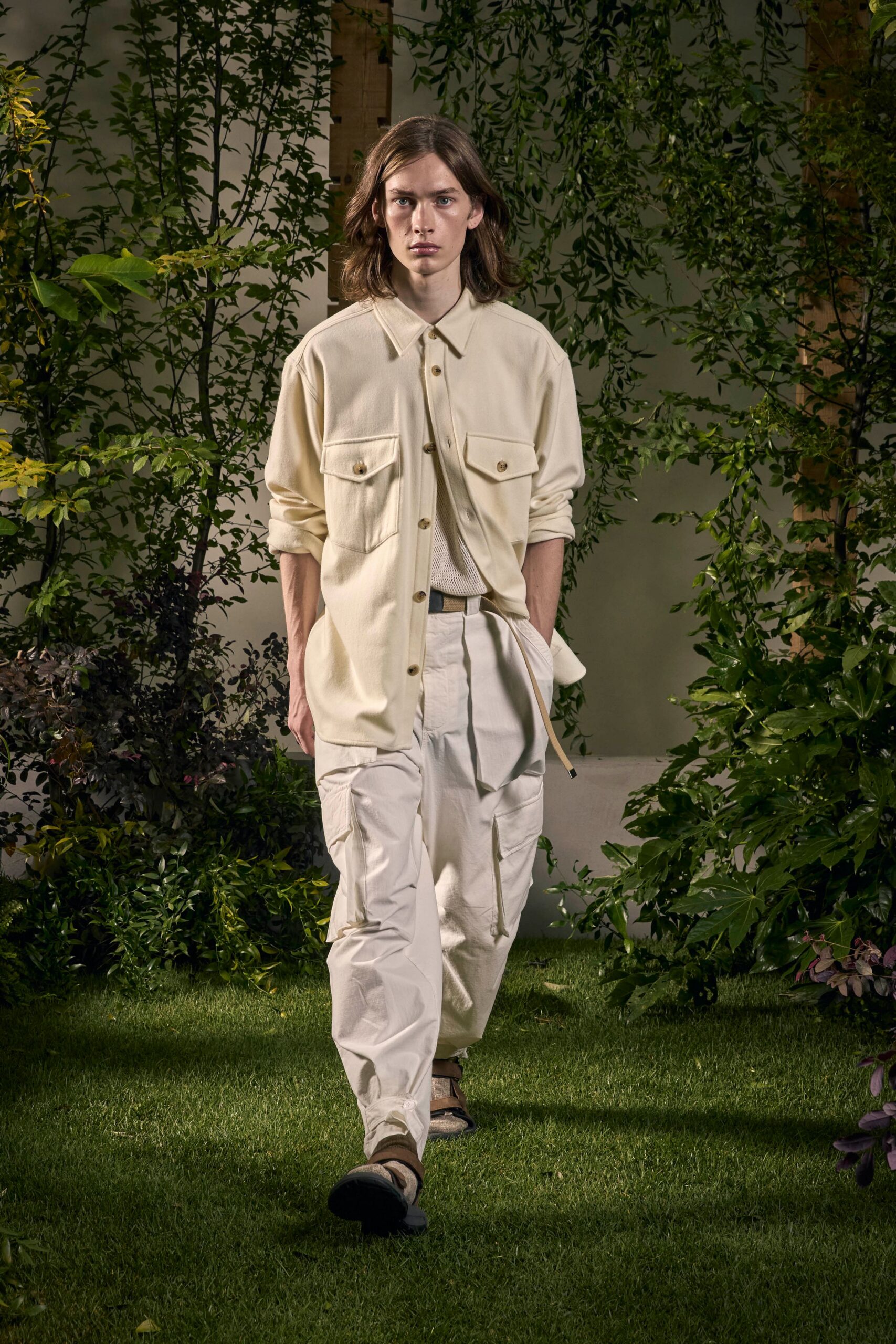 beige cotton long-sleeve collared relaxed buttoned shirt