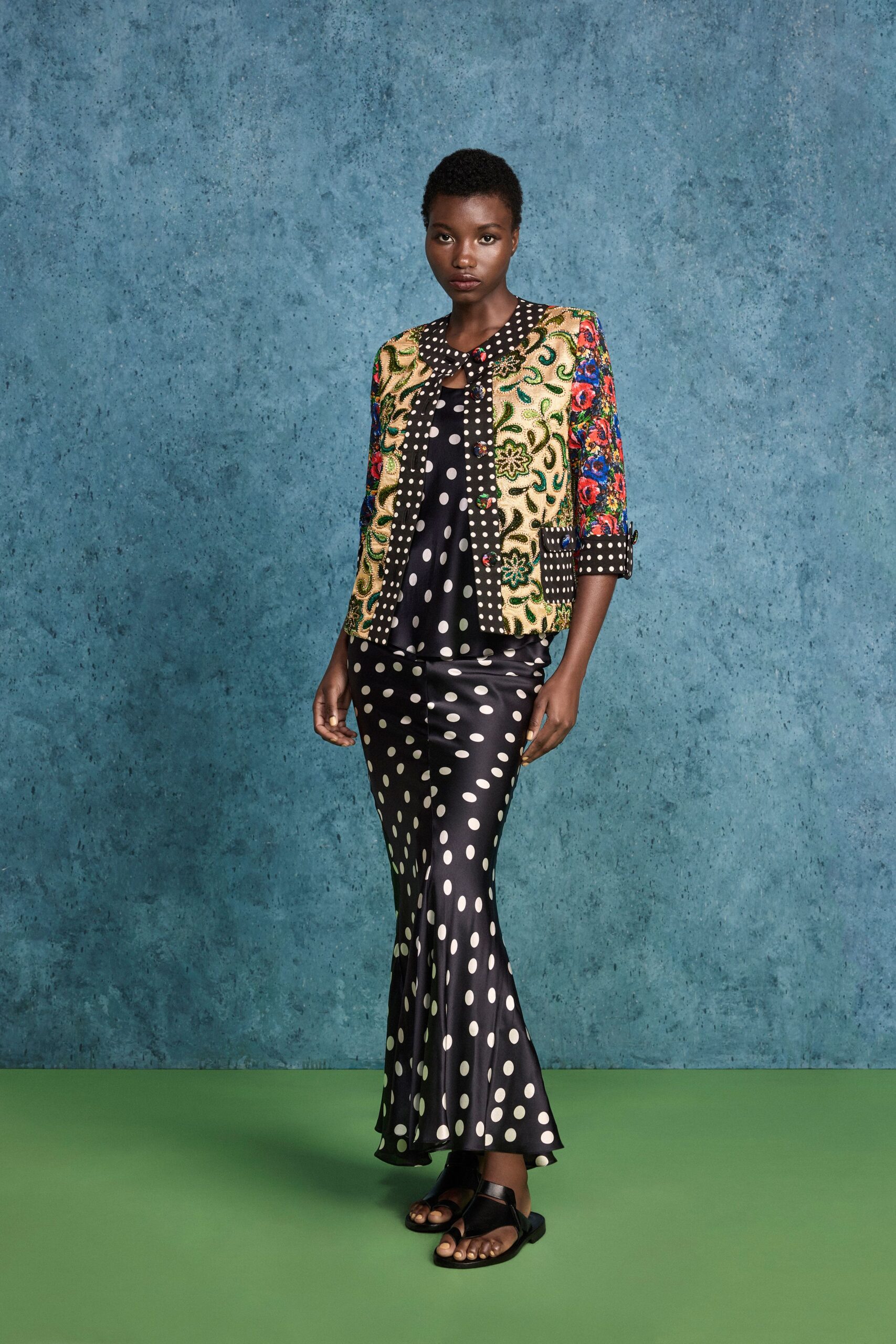 yellow short-sleeve collared fitted floral embroidered jacket