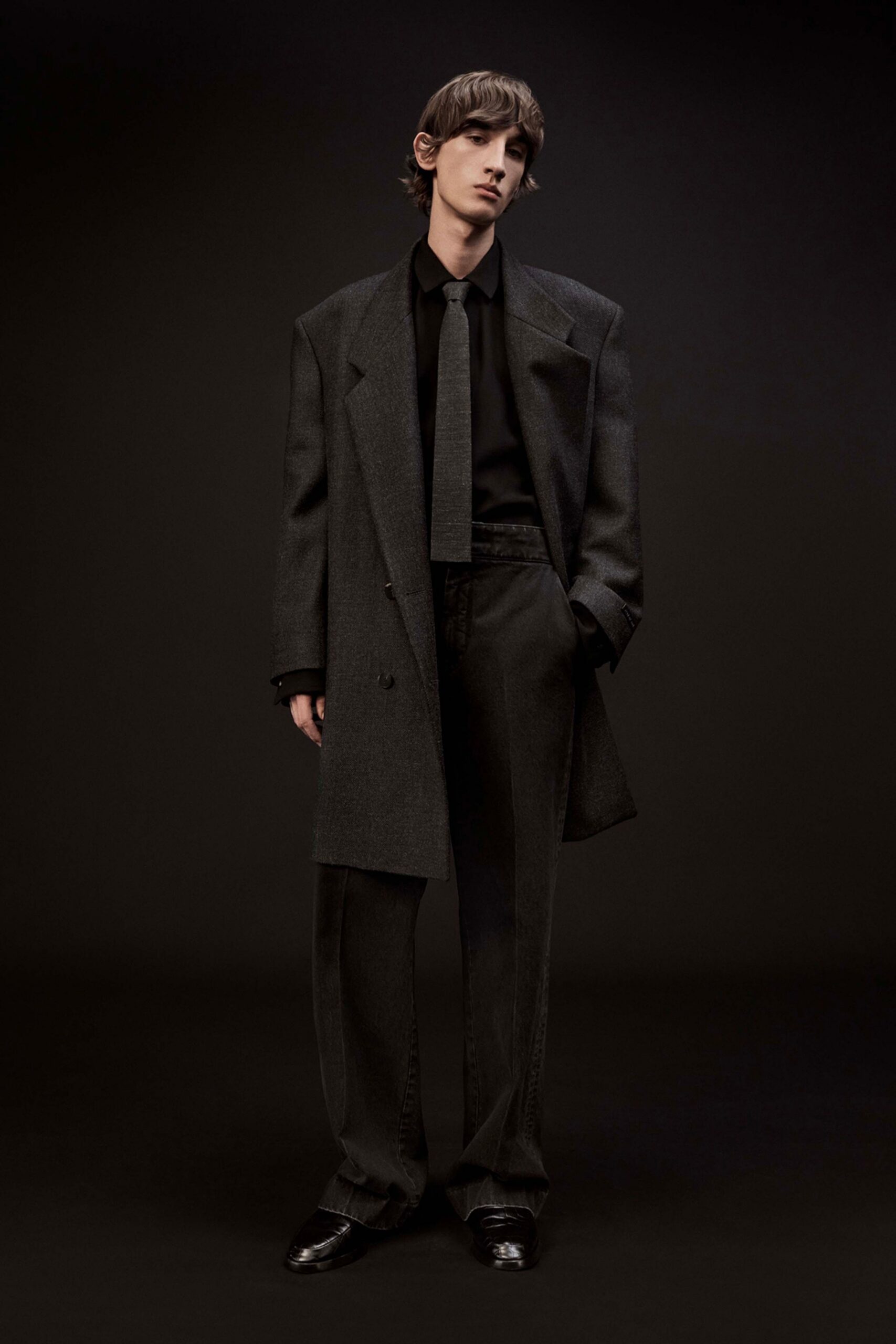 black wool long-sleeve collared oversized coat