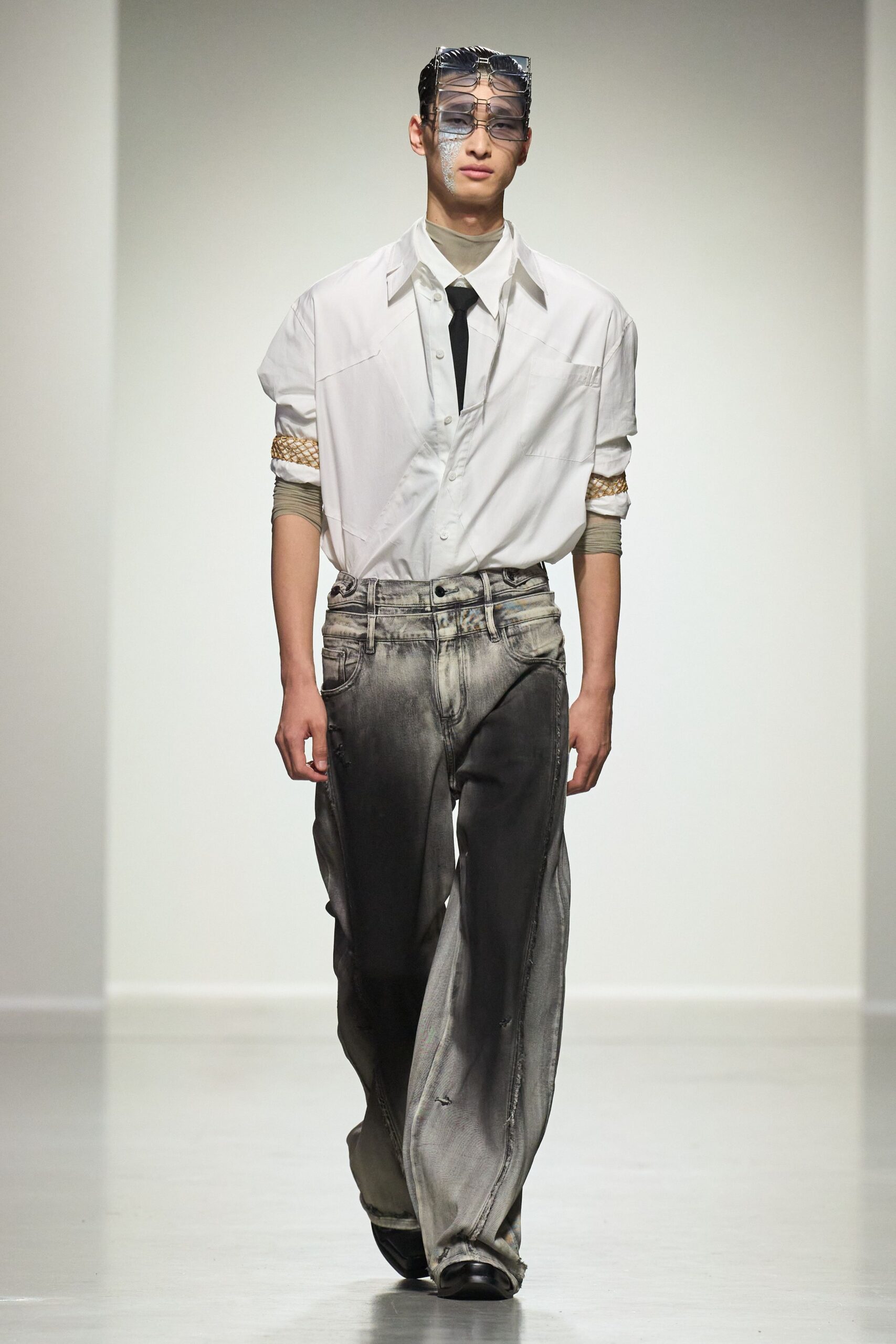 gray denim relaxed distressed wide-leg pants