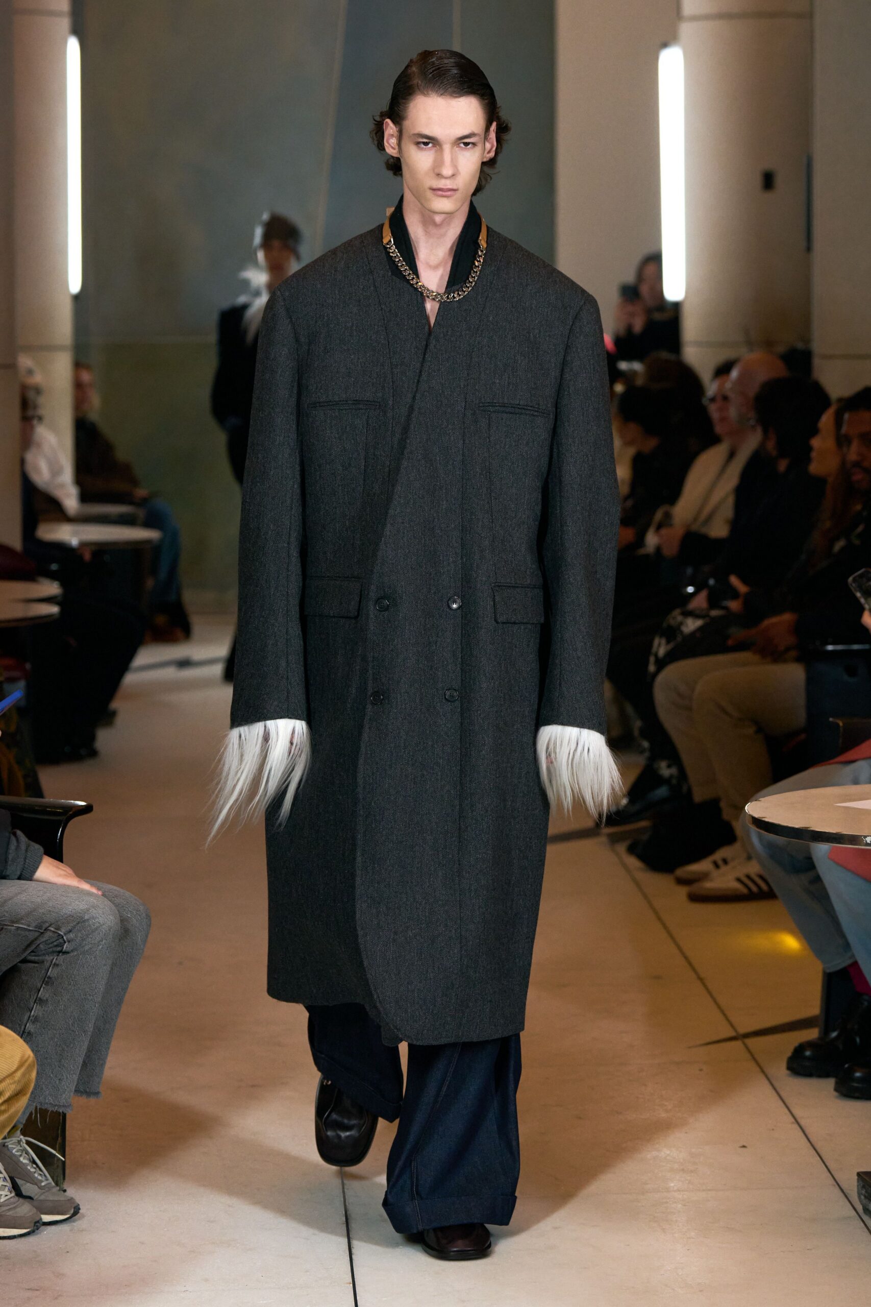 gray wool long-sleeve collared oversized buttoned coat