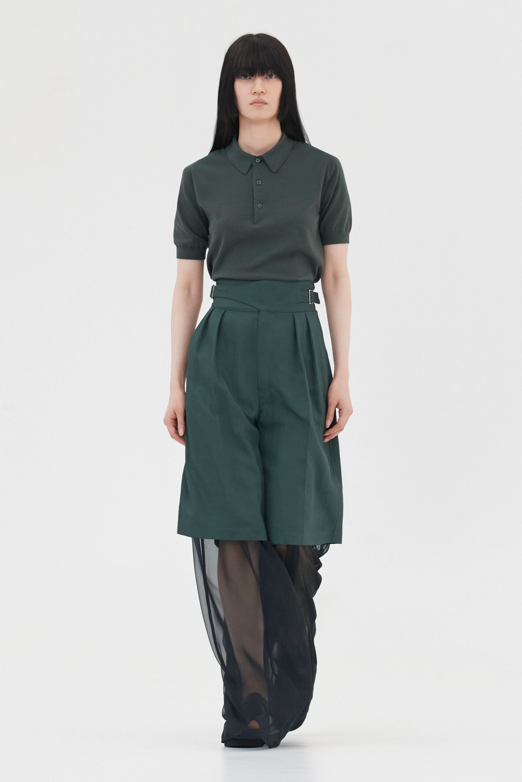 green cotton short-sleeve collared fitted top