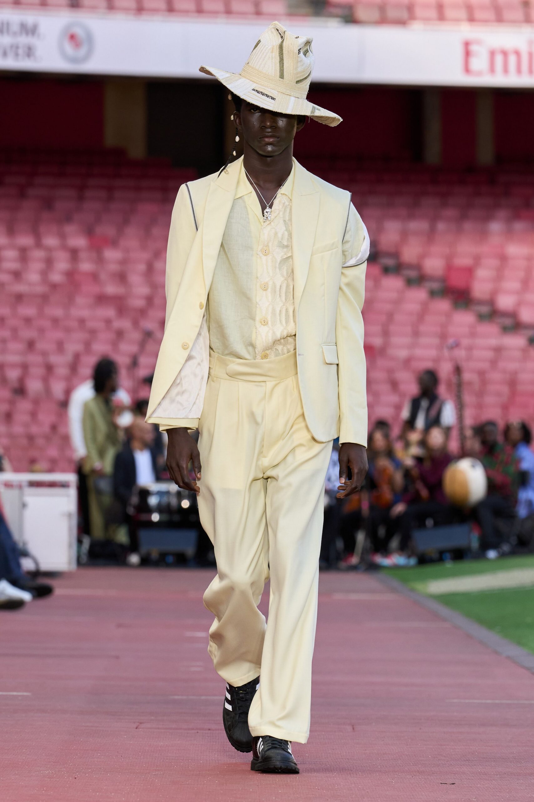 yellow cotton long-sleeve collared tailored buttoned suit
