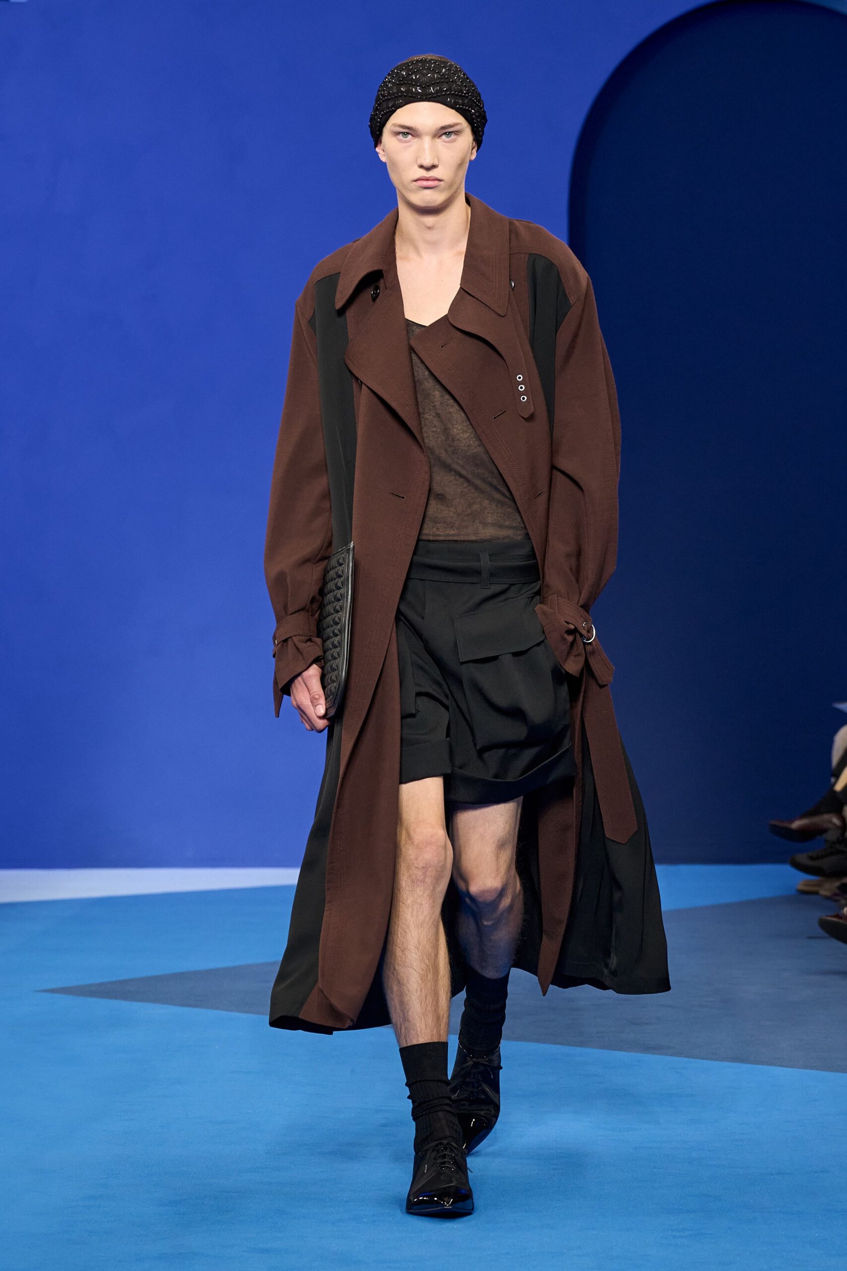 brown wool long-sleeve collared relaxed buttoned coat