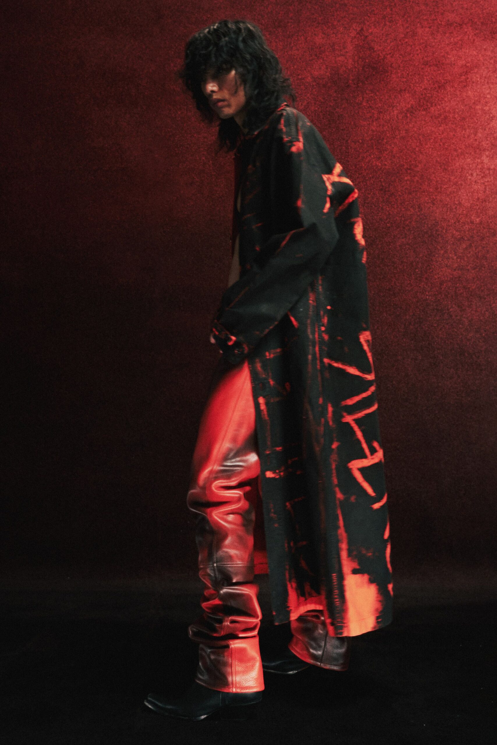 black cotton long-sleeve oversized printed coat