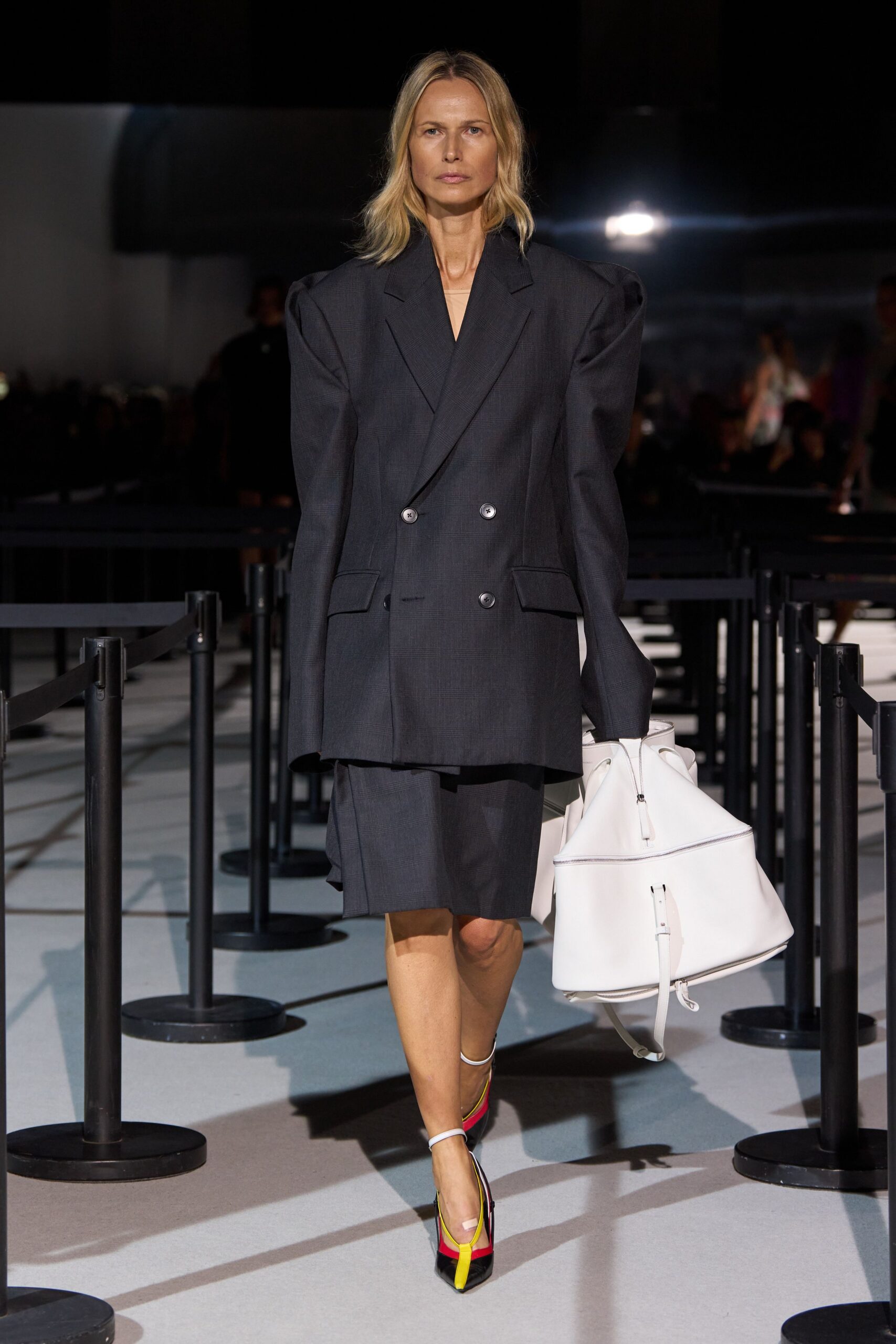 black structured blazer with pencil skirt