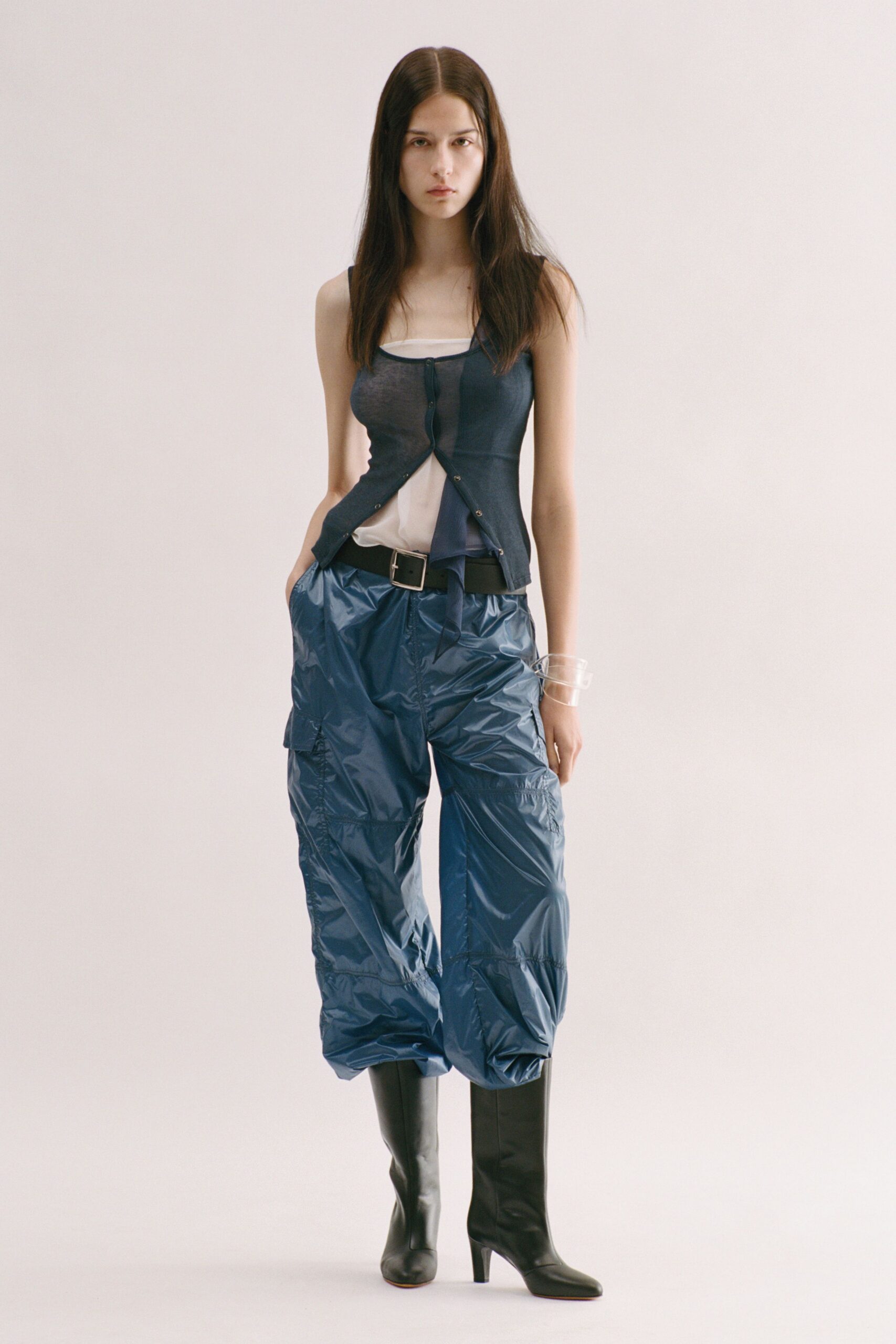 blue cotton sleeveless v-neck fitted buttoned top