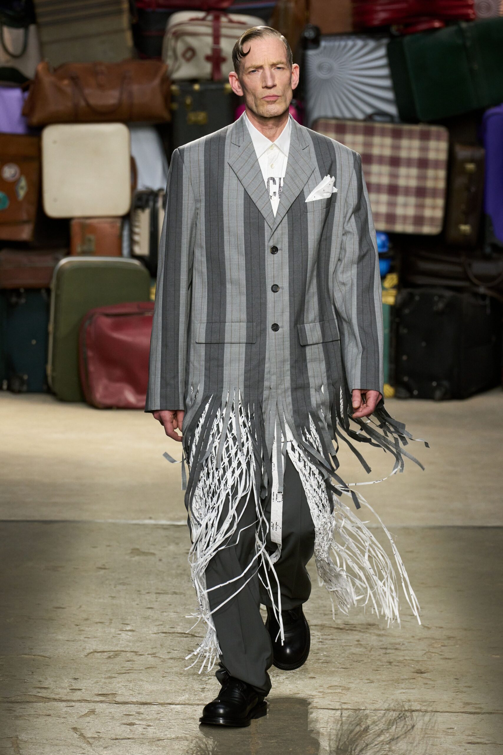 gray cotton long-sleeve collared relaxed buttoned fringed blazer