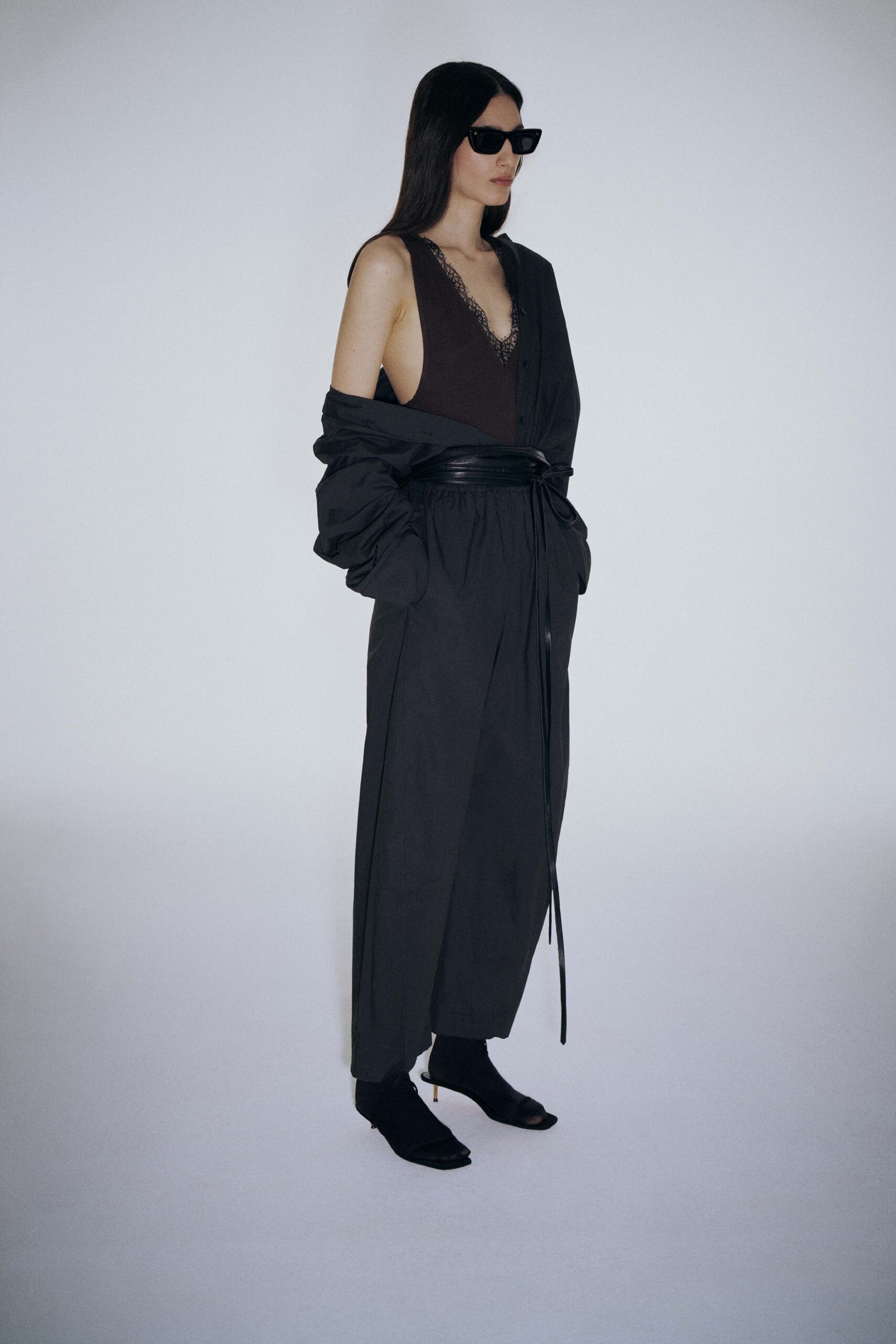 black cotton long-sleeve collared relaxed belted jacket