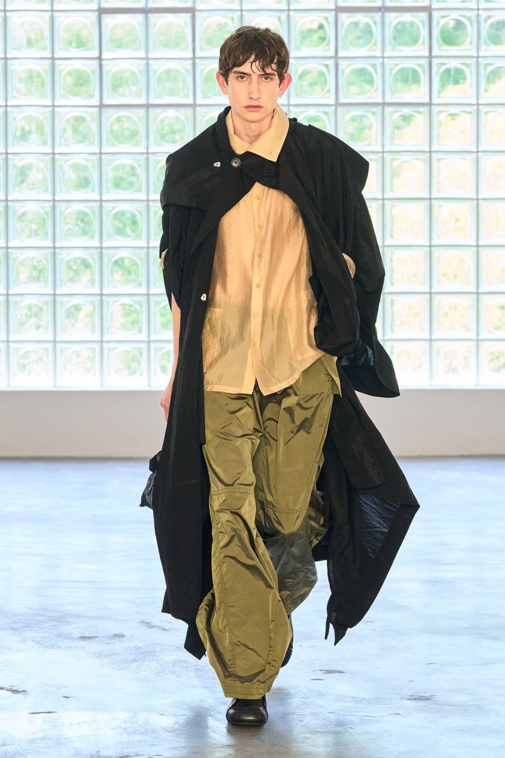 green cotton relaxed cargo pants