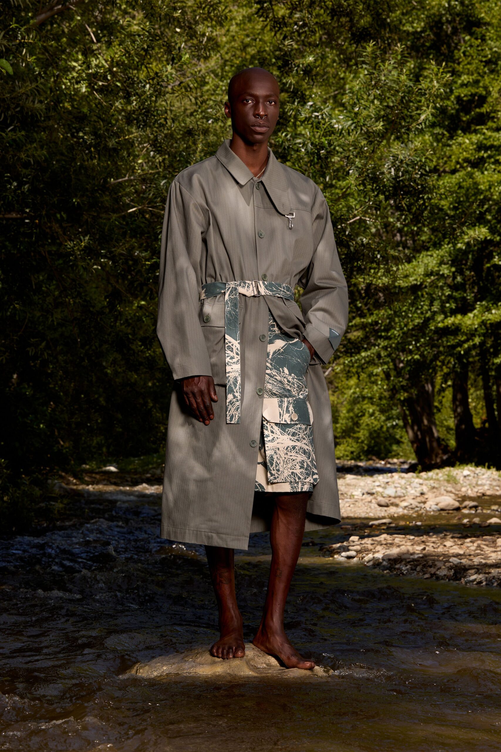 gray cotton long-sleeve collared relaxed buttoned trench