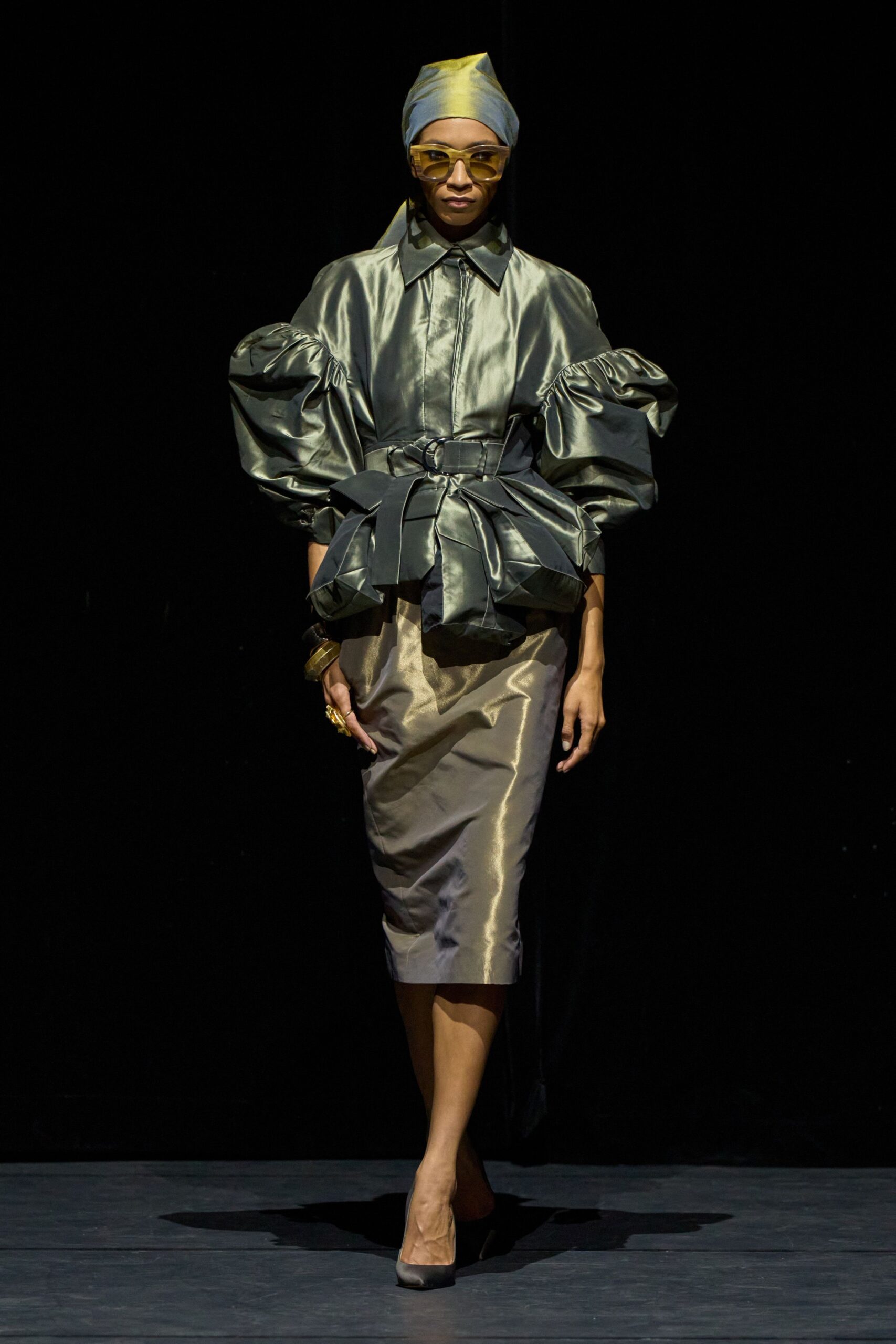 gray silk long-sleeve collared fitted pleated padded blouse