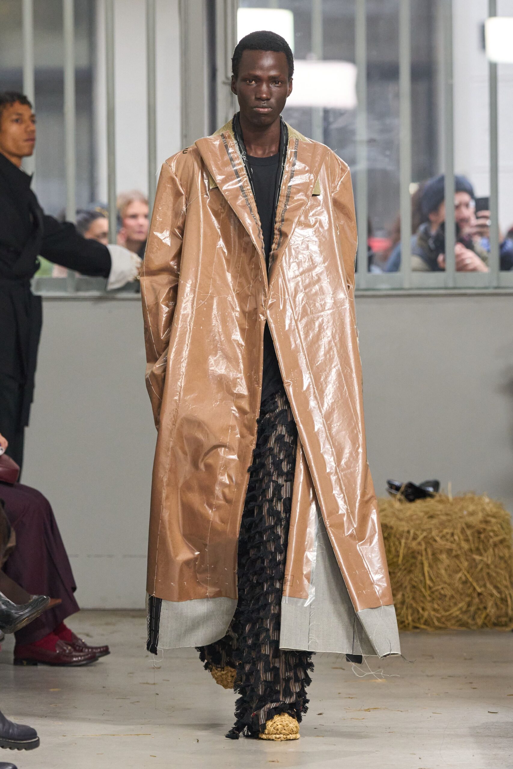 brown vinyl long-sleeve collared relaxed zippered shiny coat