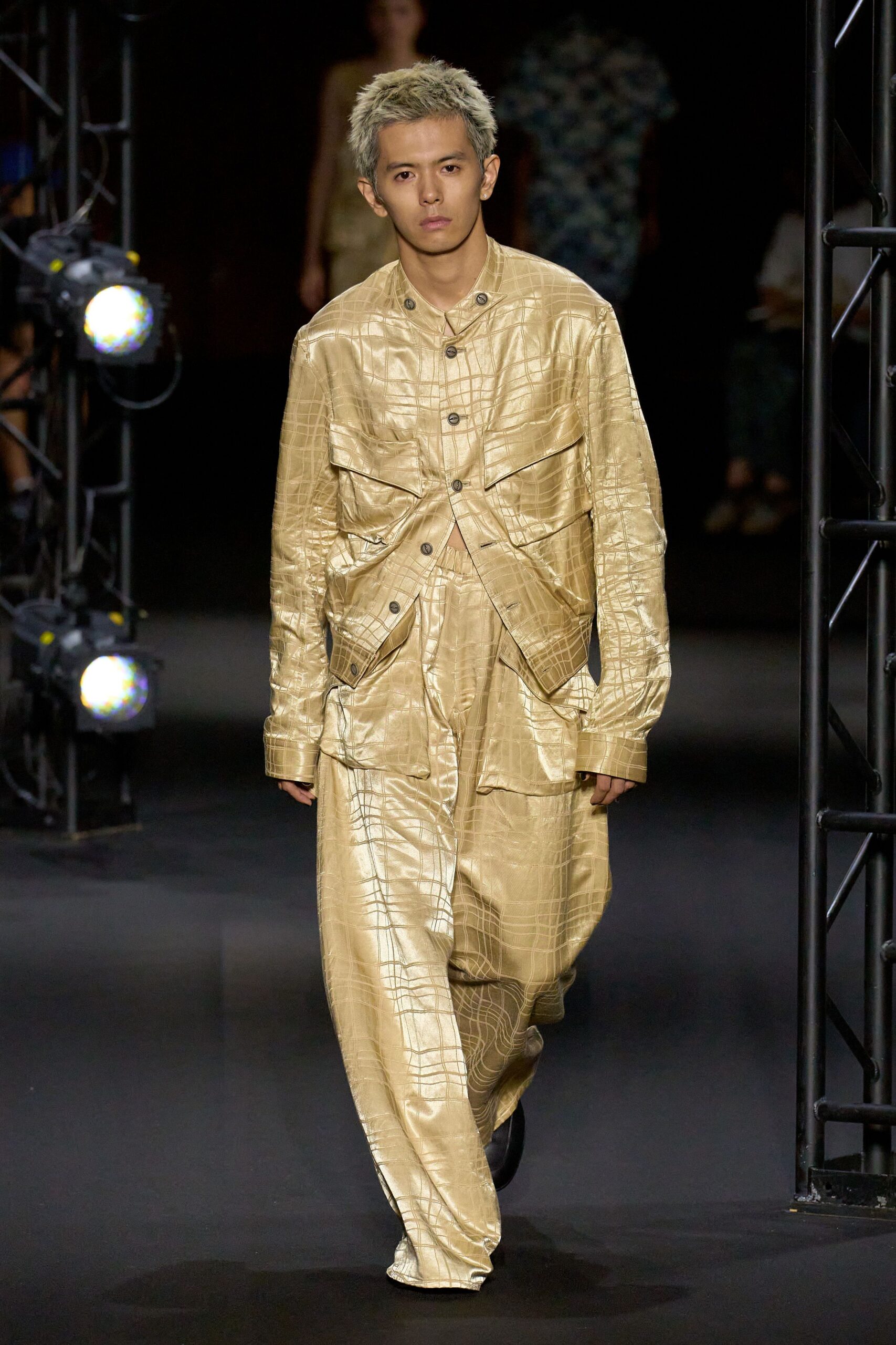 gold silk long-sleeve collared fitted zippered pleated jacket