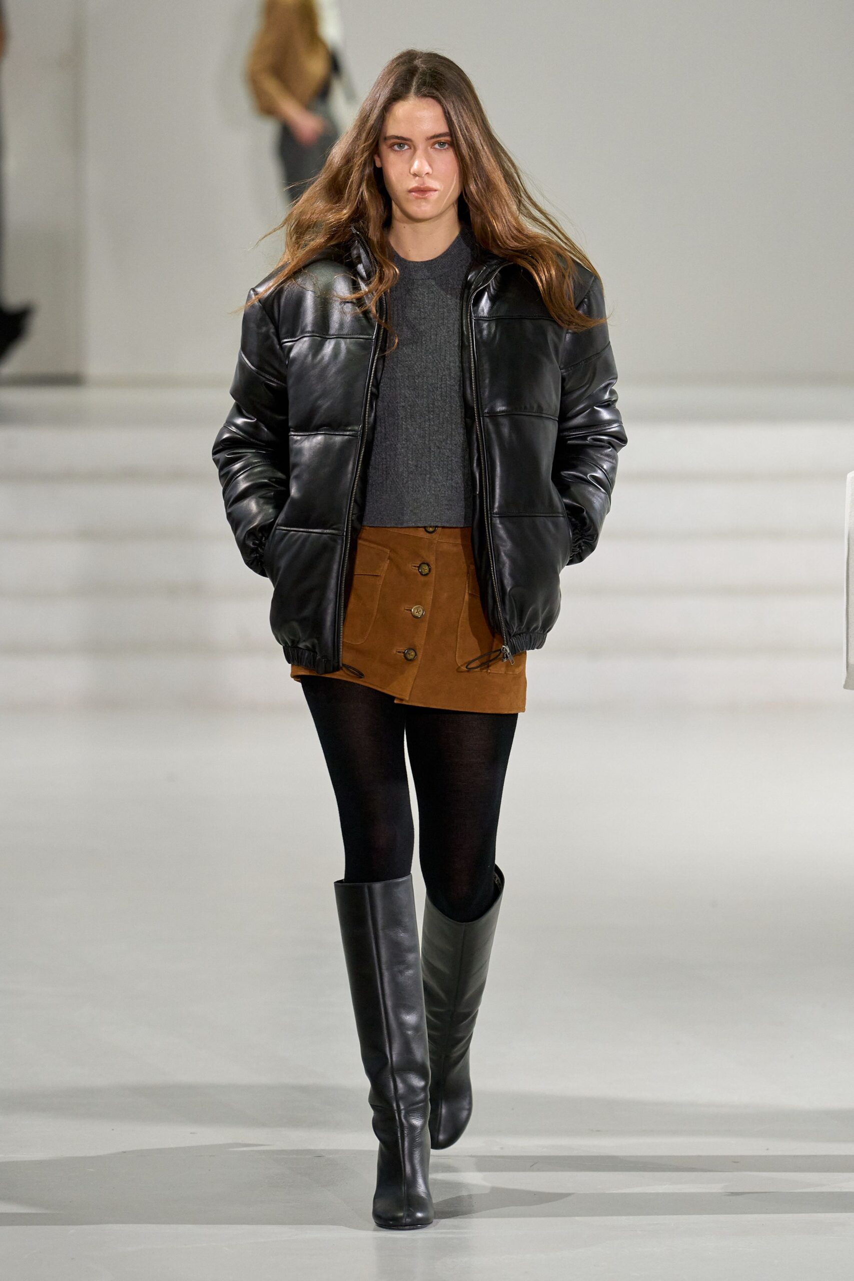 brown suede fitted buttoned skirt