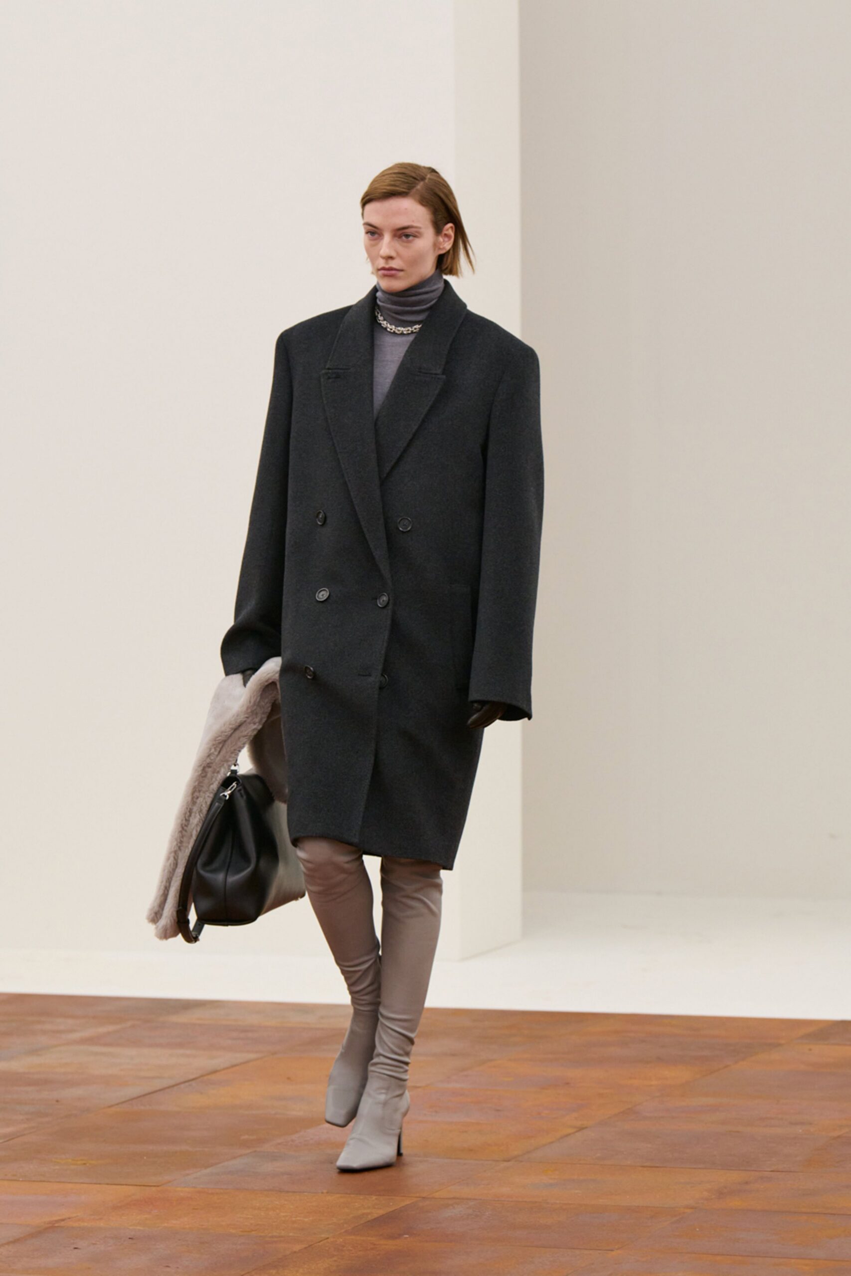 gray wool long-sleeve collared oversized coat