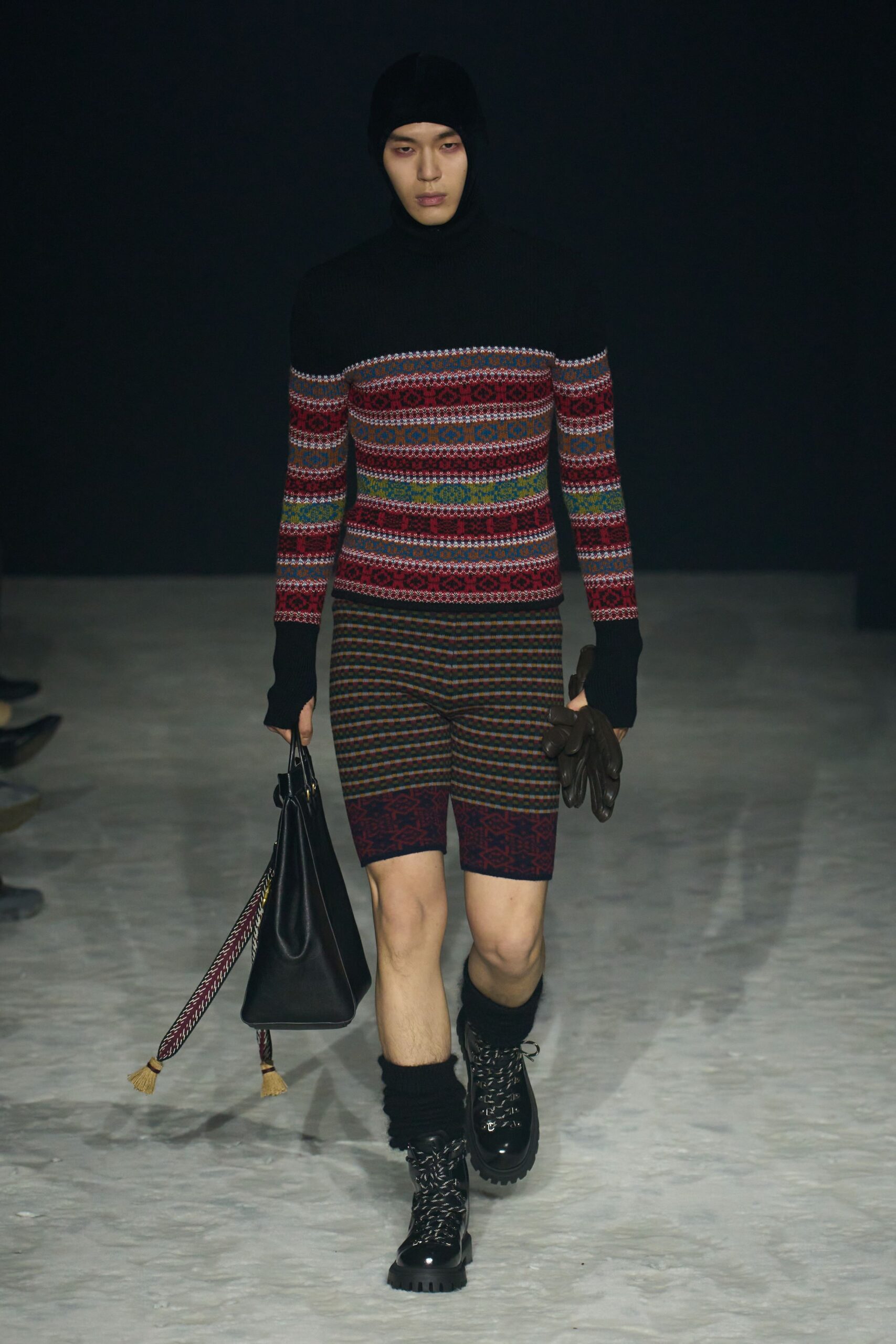 black wool fitted striped short shorts